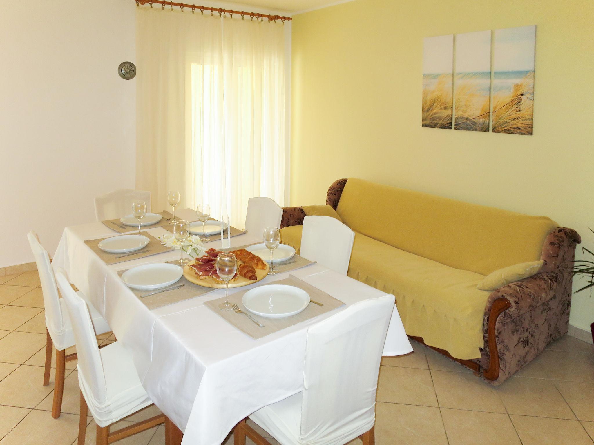 Photo 8 - 2 bedroom Apartment in Sibenik with sea view