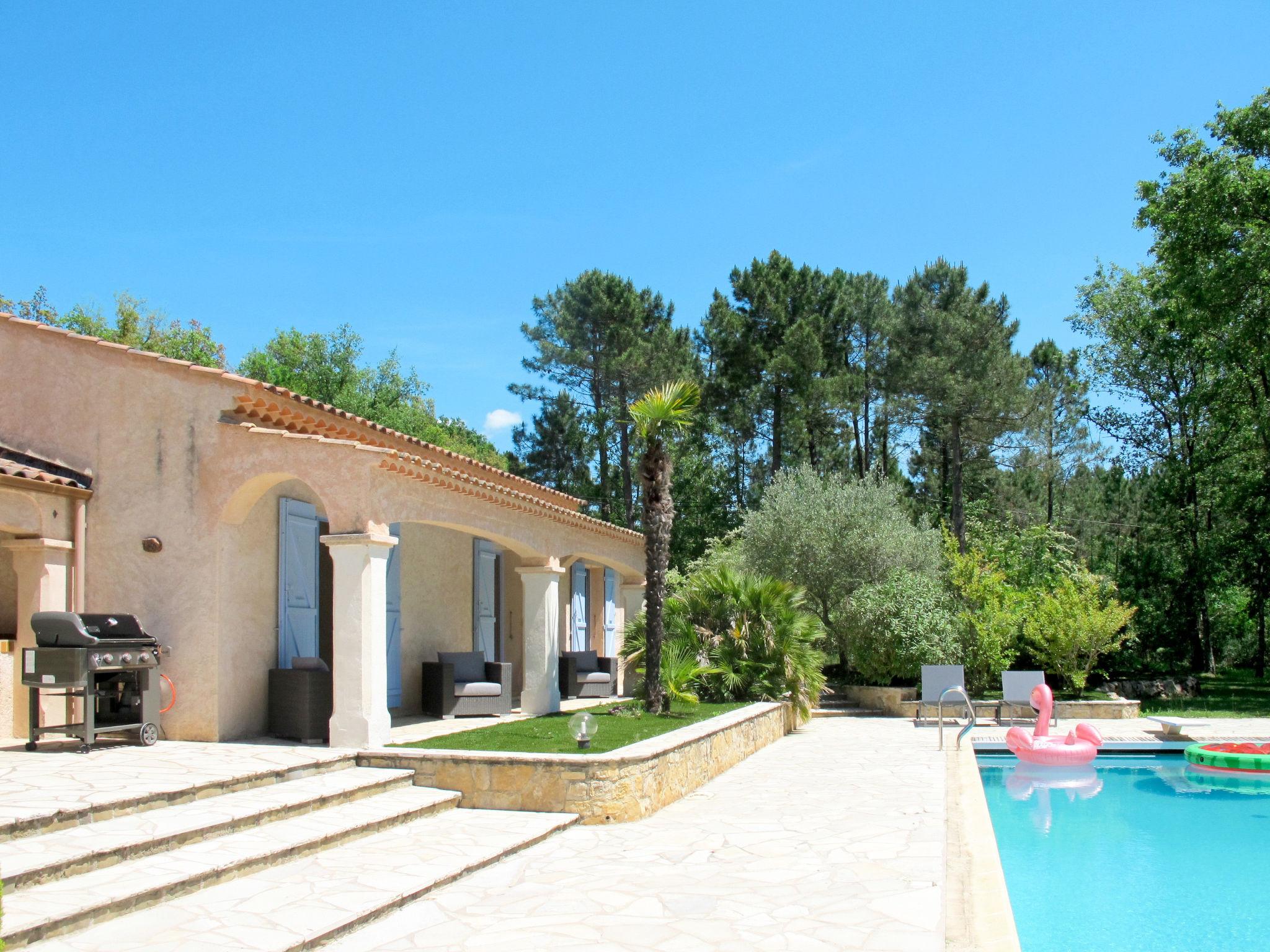 Foto 28 - Casa de 4 quartos em Bagnols-en-Forêt com piscina privada e jardim