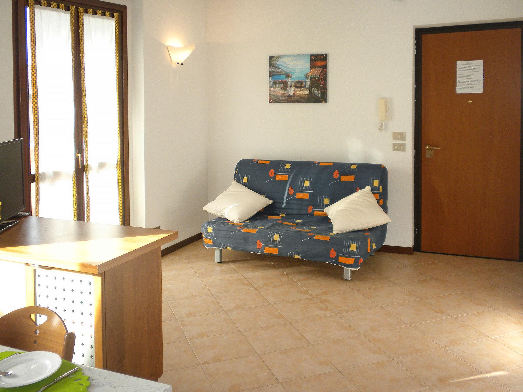 Foto 4 - Appartamento con 2 camere da letto a Lazise con piscina e vista sulle montagne