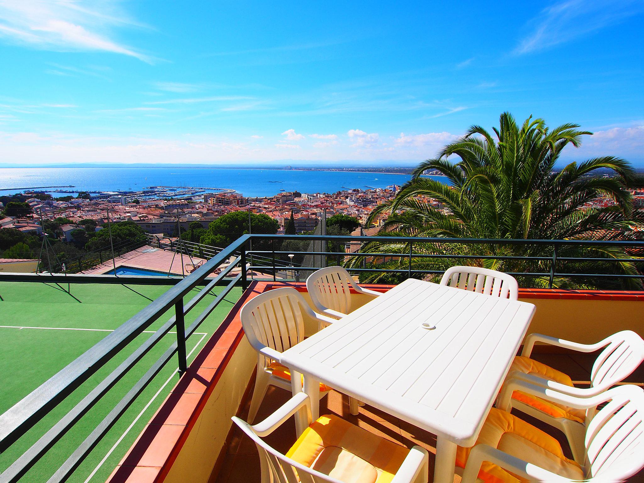 Photo 2 - Appartement de 3 chambres à Roses avec piscine et vues à la mer