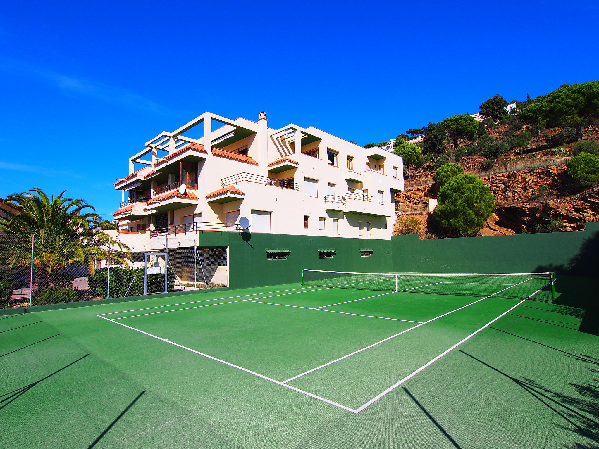 Photo 17 - Appartement de 3 chambres à Roses avec piscine et vues à la mer