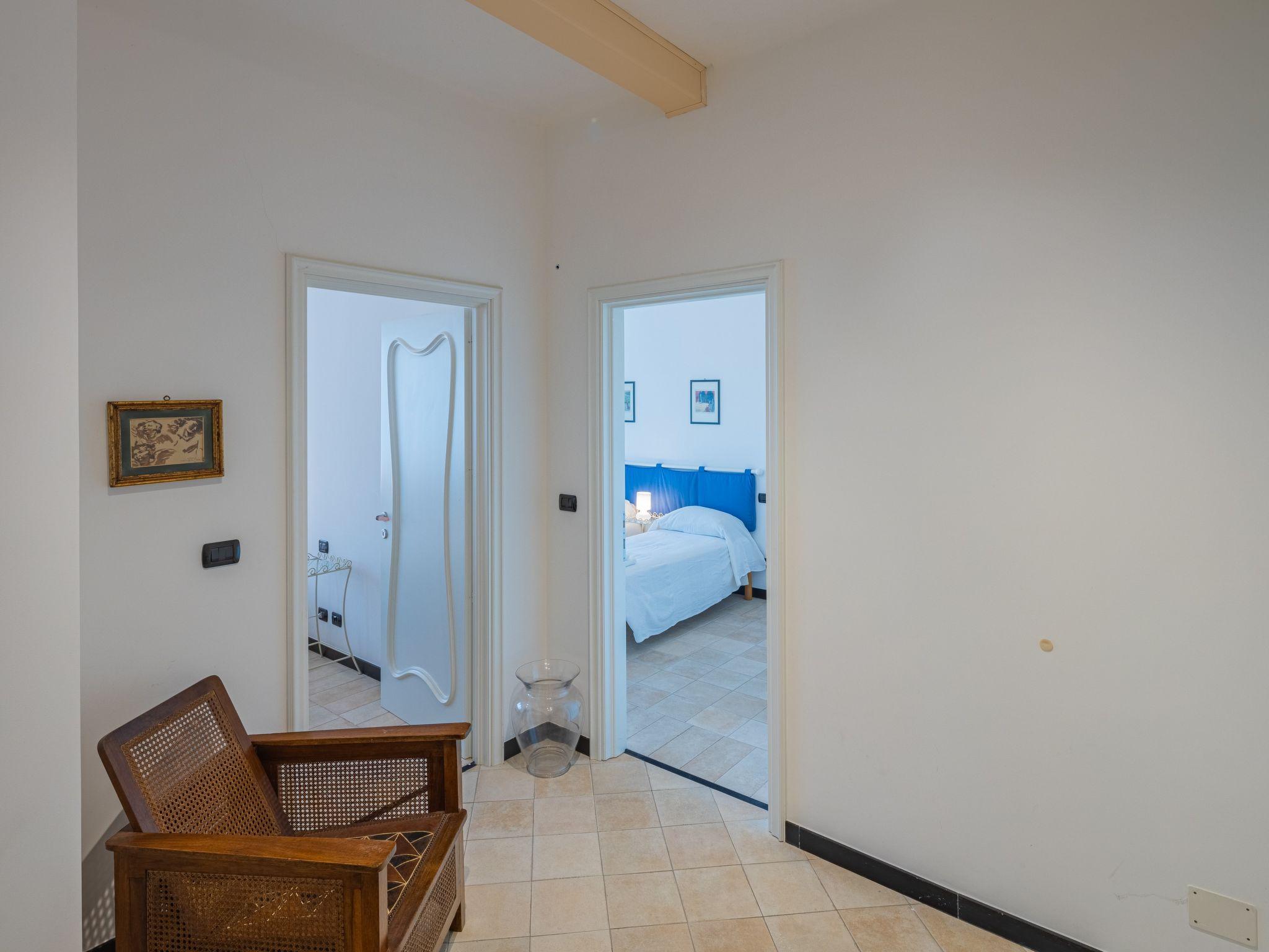 Foto 13 - Appartamento con 2 camere da letto a Rapallo con piscina e vista mare