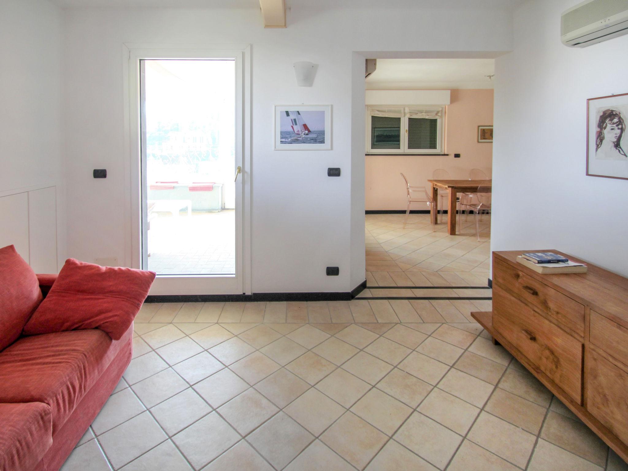 Foto 10 - Casa con 4 camere da letto a Rapallo con piscina privata e vista mare