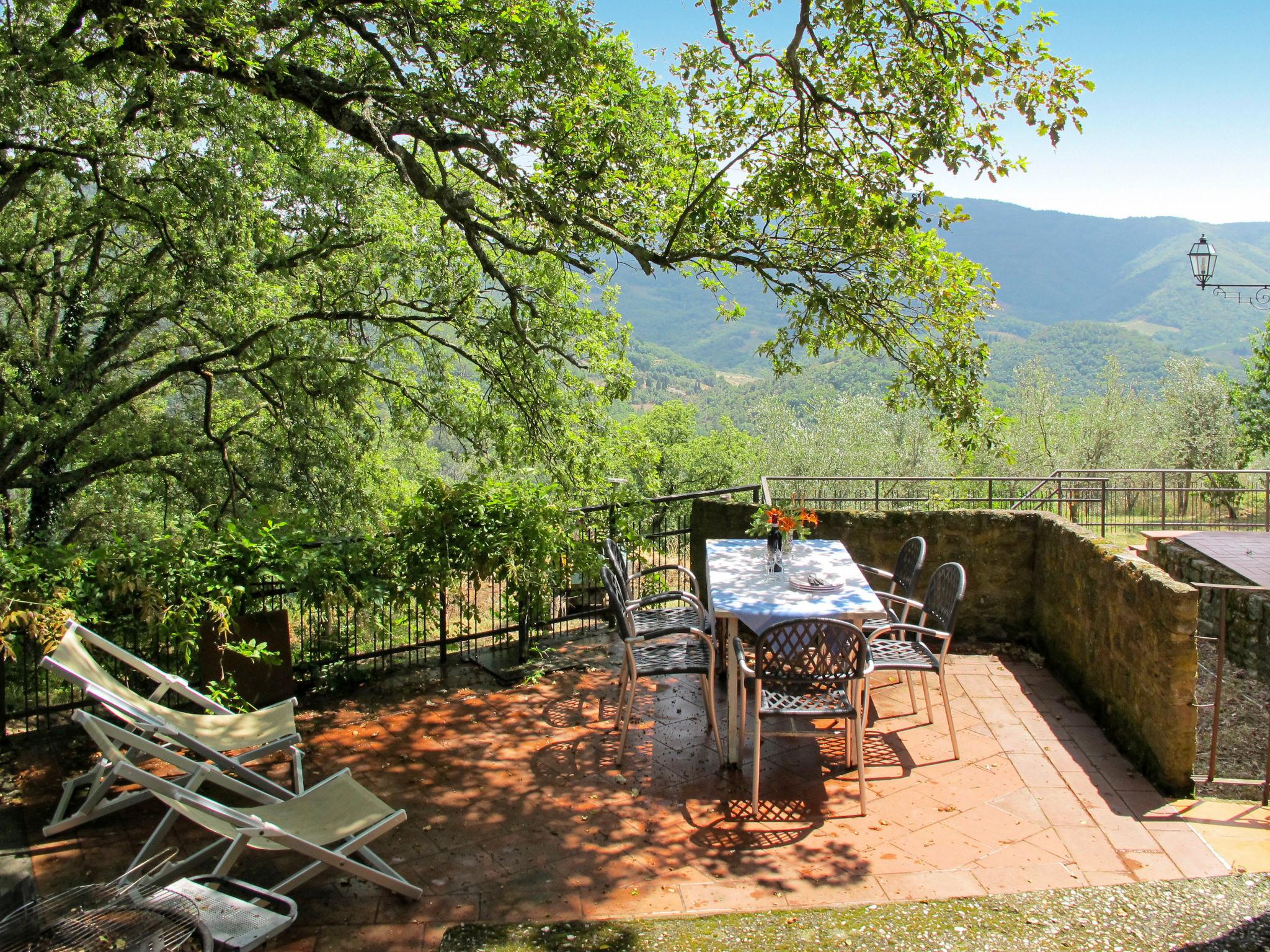 Foto 1 - Casa con 2 camere da letto a Greve in Chianti con piscina e giardino