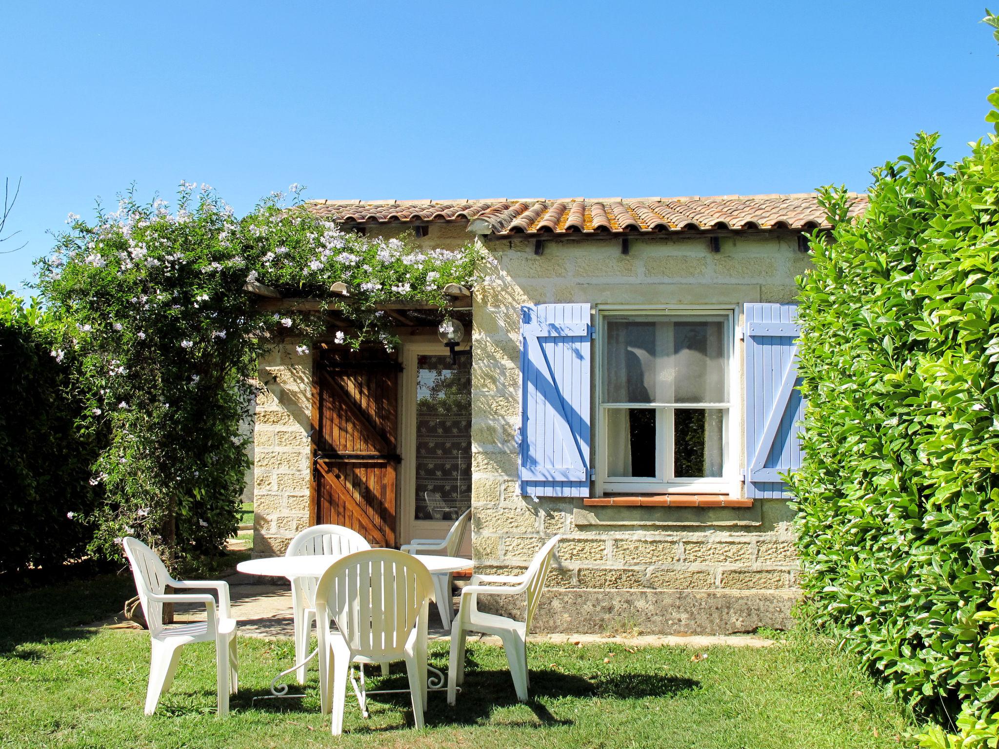 Photo 3 - Maison de 2 chambres à Arles avec piscine et jardin