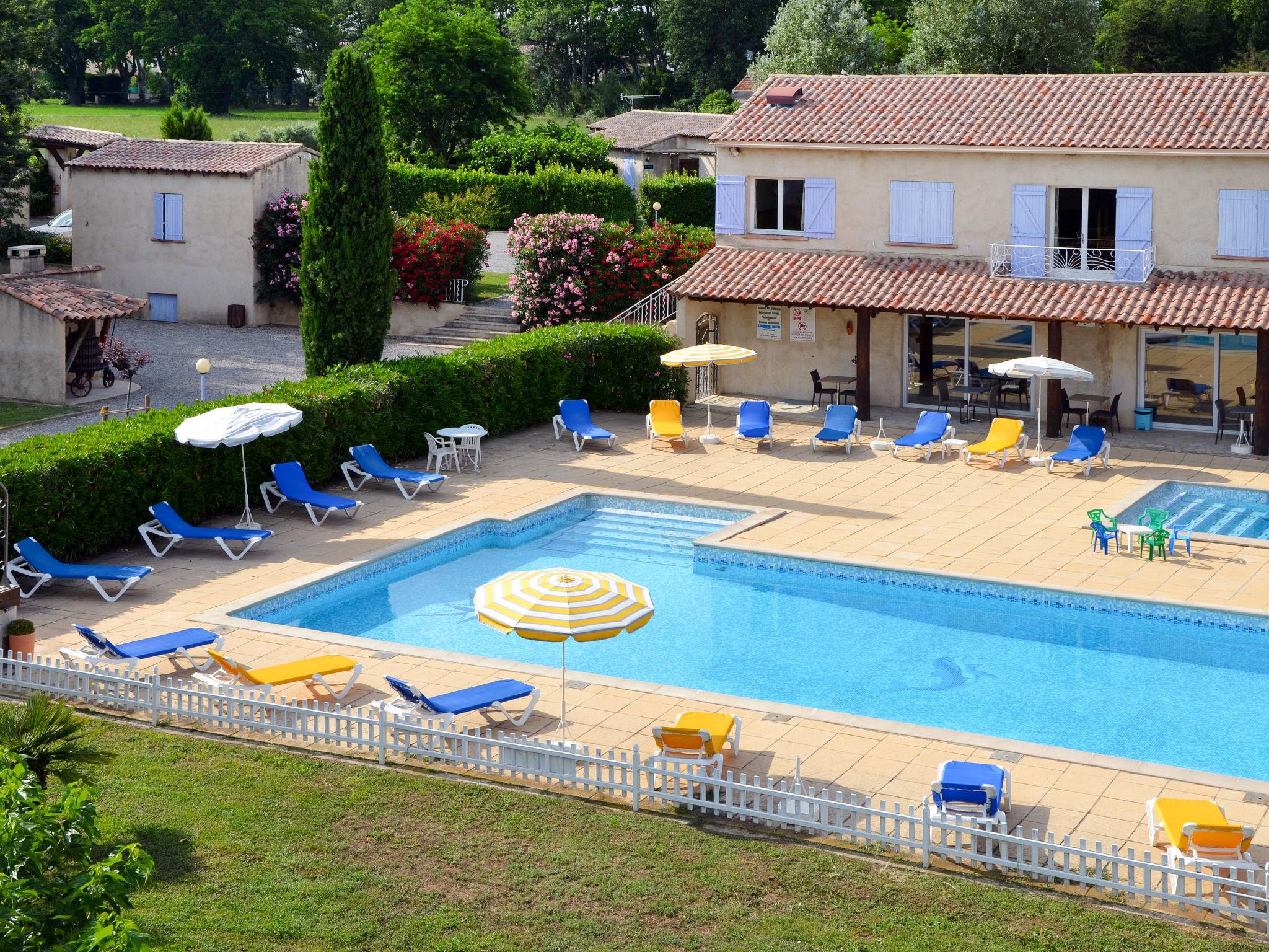 Photo 2 - Maison de 2 chambres à Arles avec piscine et jardin