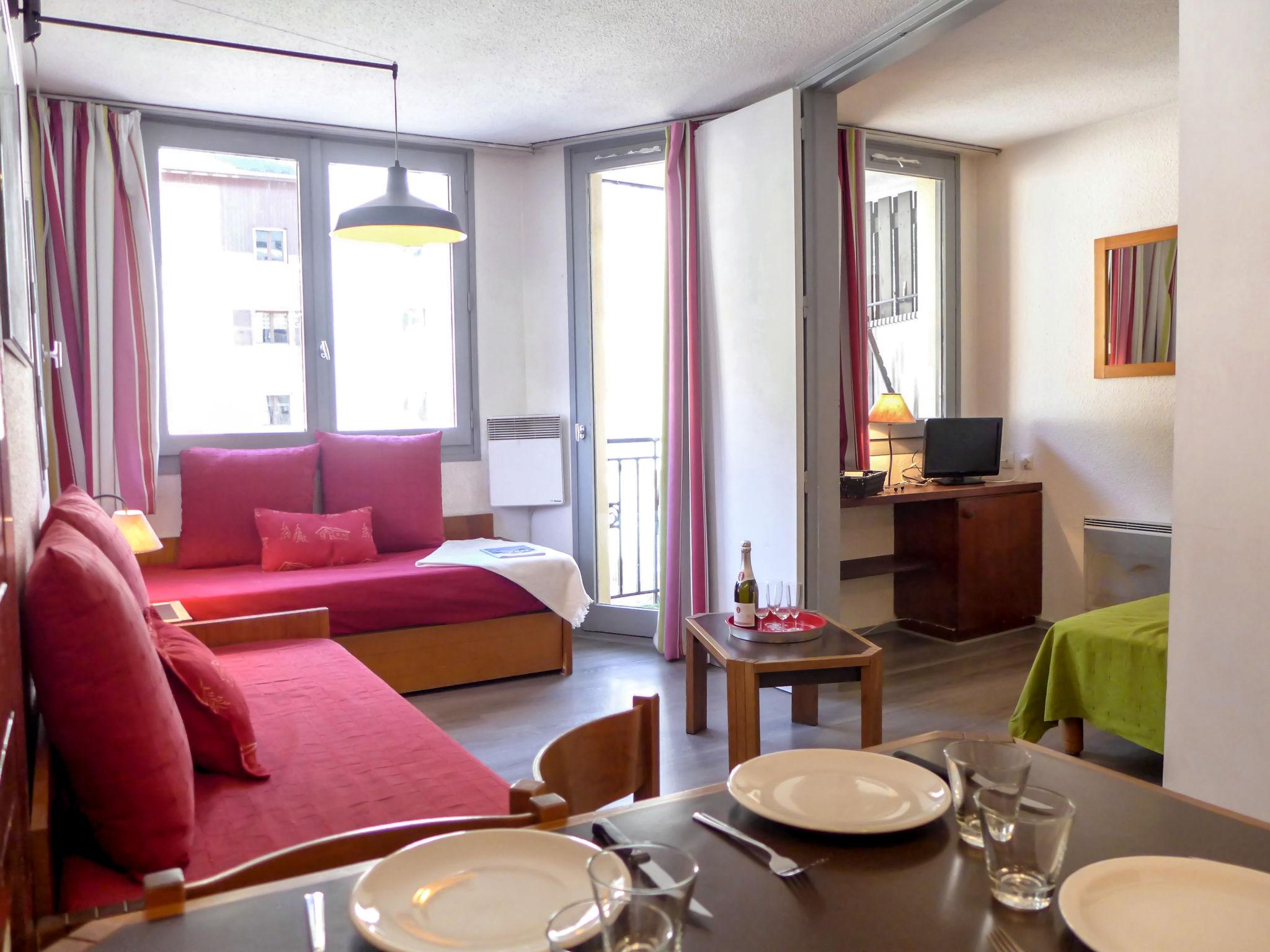 Foto 2 - Apartment mit 1 Schlafzimmer in Chamonix-Mont-Blanc mit blick auf die berge