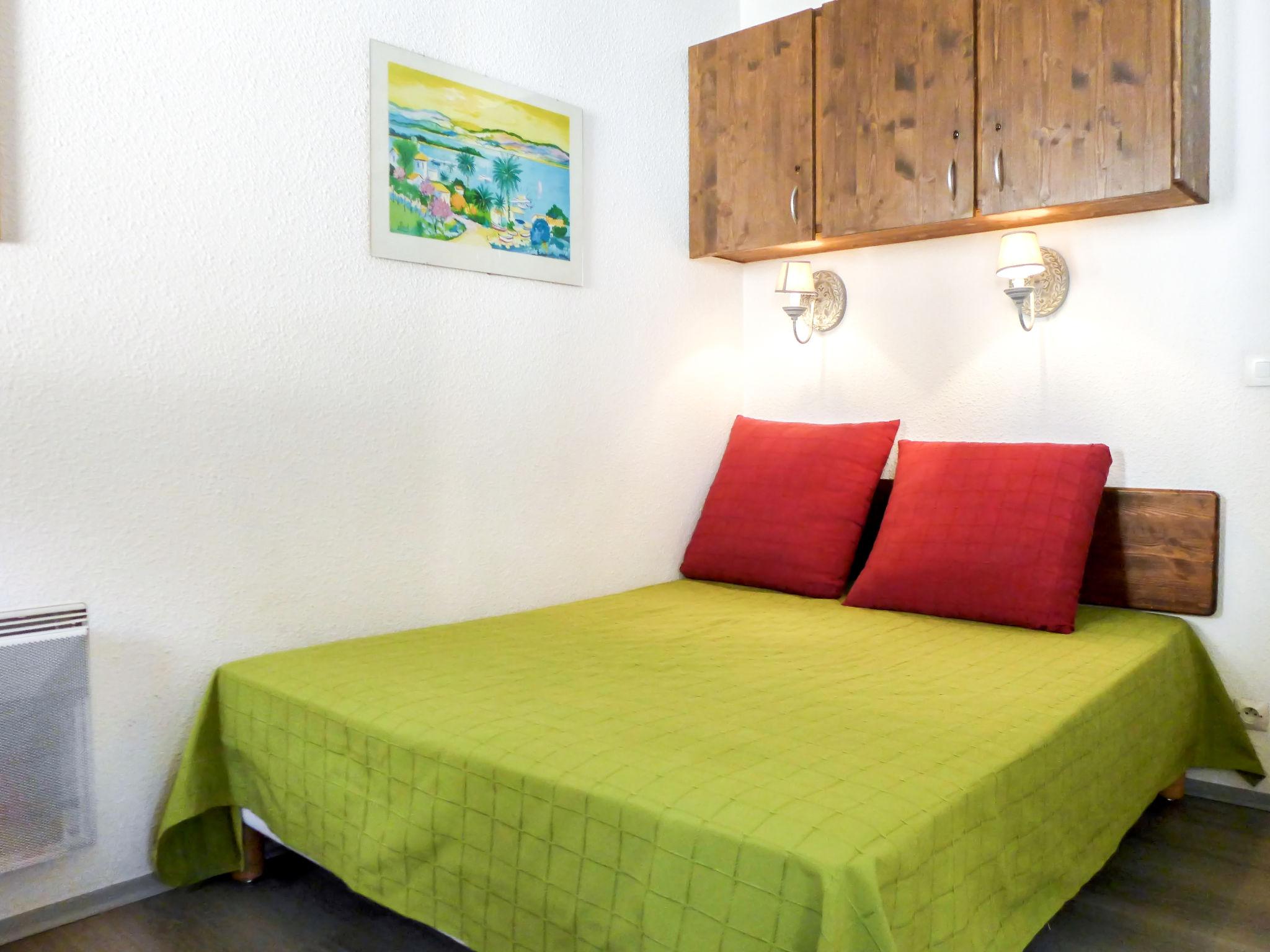 Foto 4 - Appartamento con 1 camera da letto a Chamonix-Mont-Blanc con vista sulle montagne