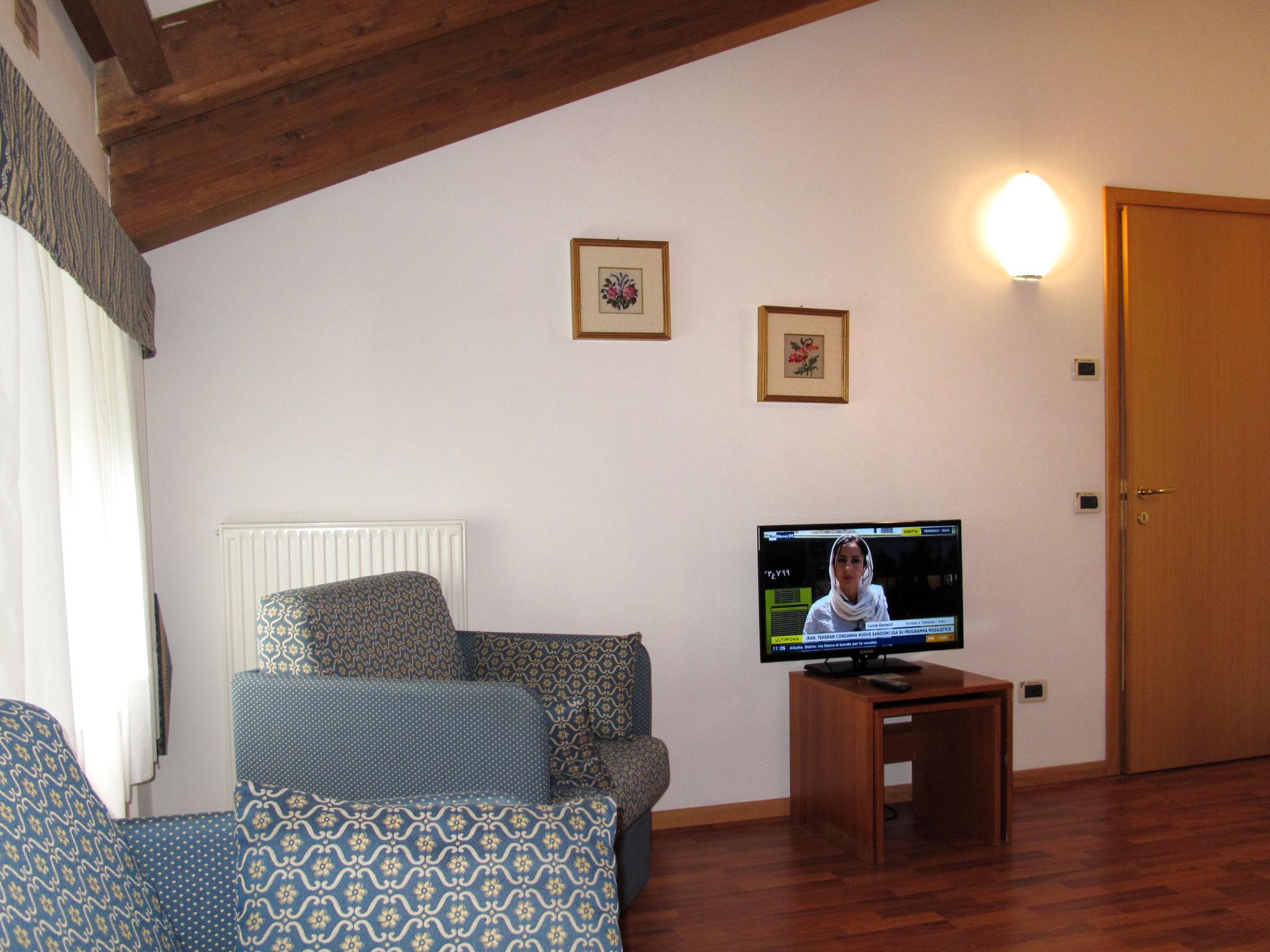 Photo 7 - 1 bedroom Apartment in Riva del Garda with swimming pool and mountain view