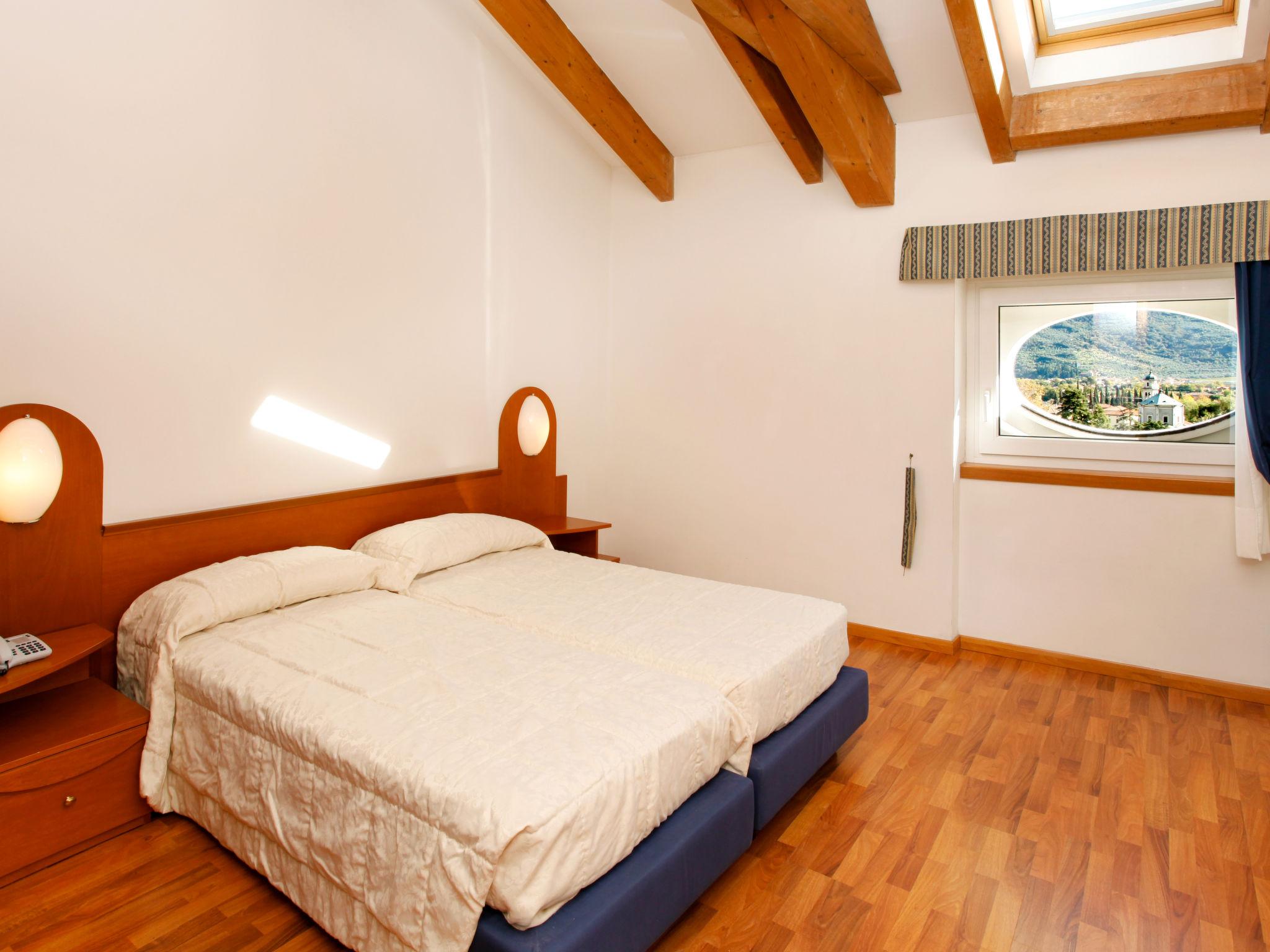 Foto 13 - Appartamento con 1 camera da letto a Riva del Garda con piscina e giardino