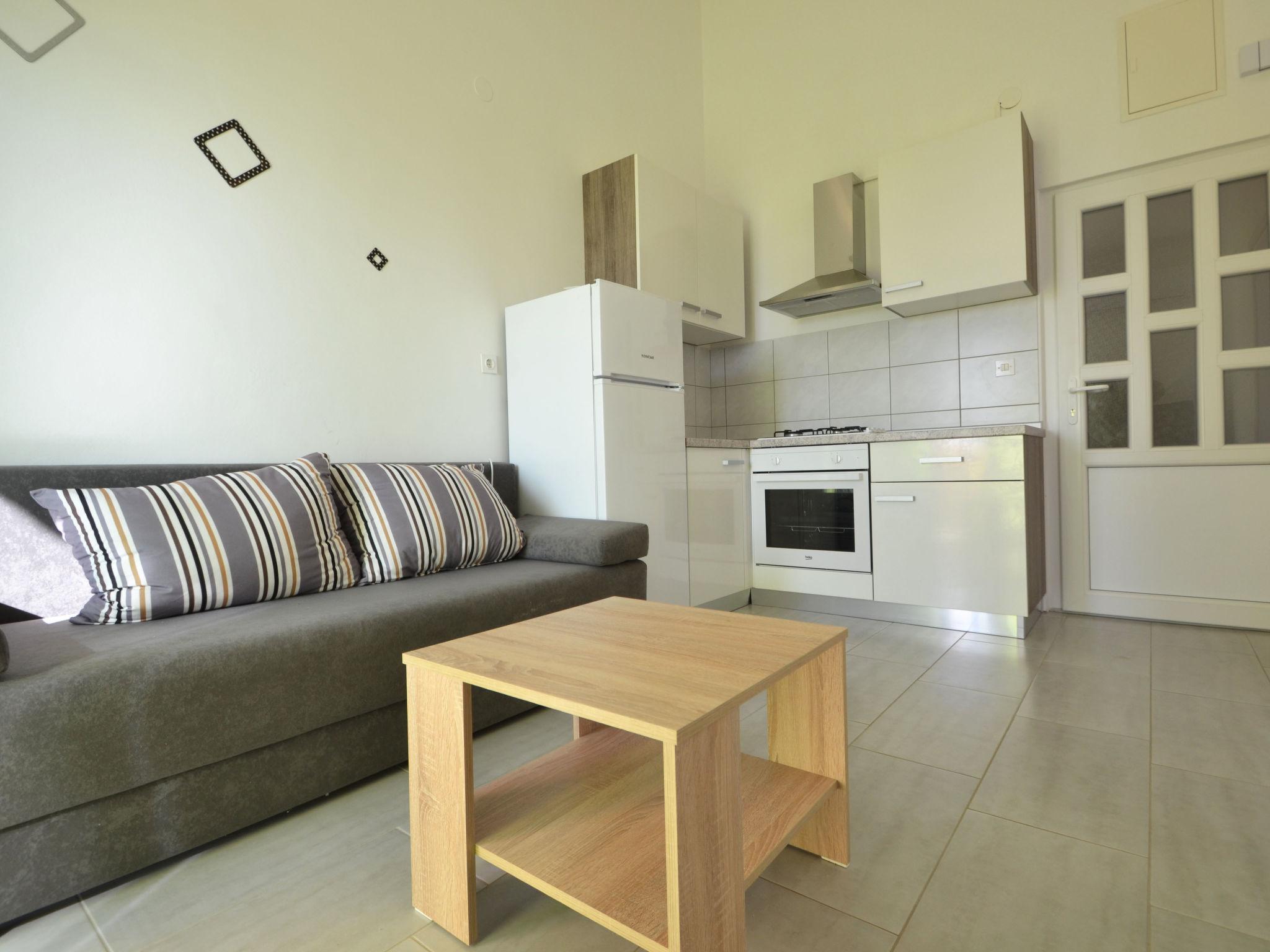Foto 2 - Appartamento con 1 camera da letto a Jasenice con terrazza e vista mare