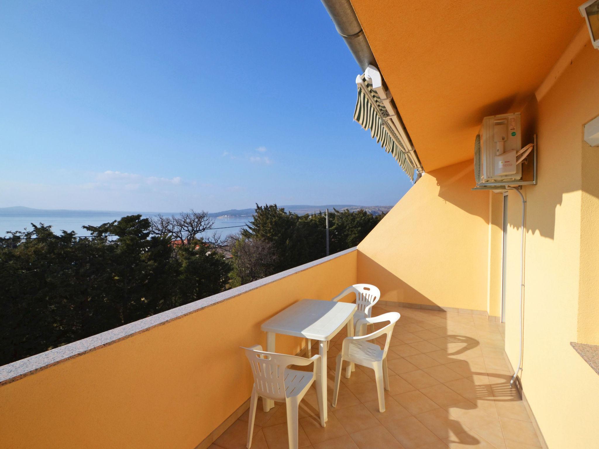 Foto 5 - Apartamento de 1 quarto em Jasenice com terraço e vistas do mar