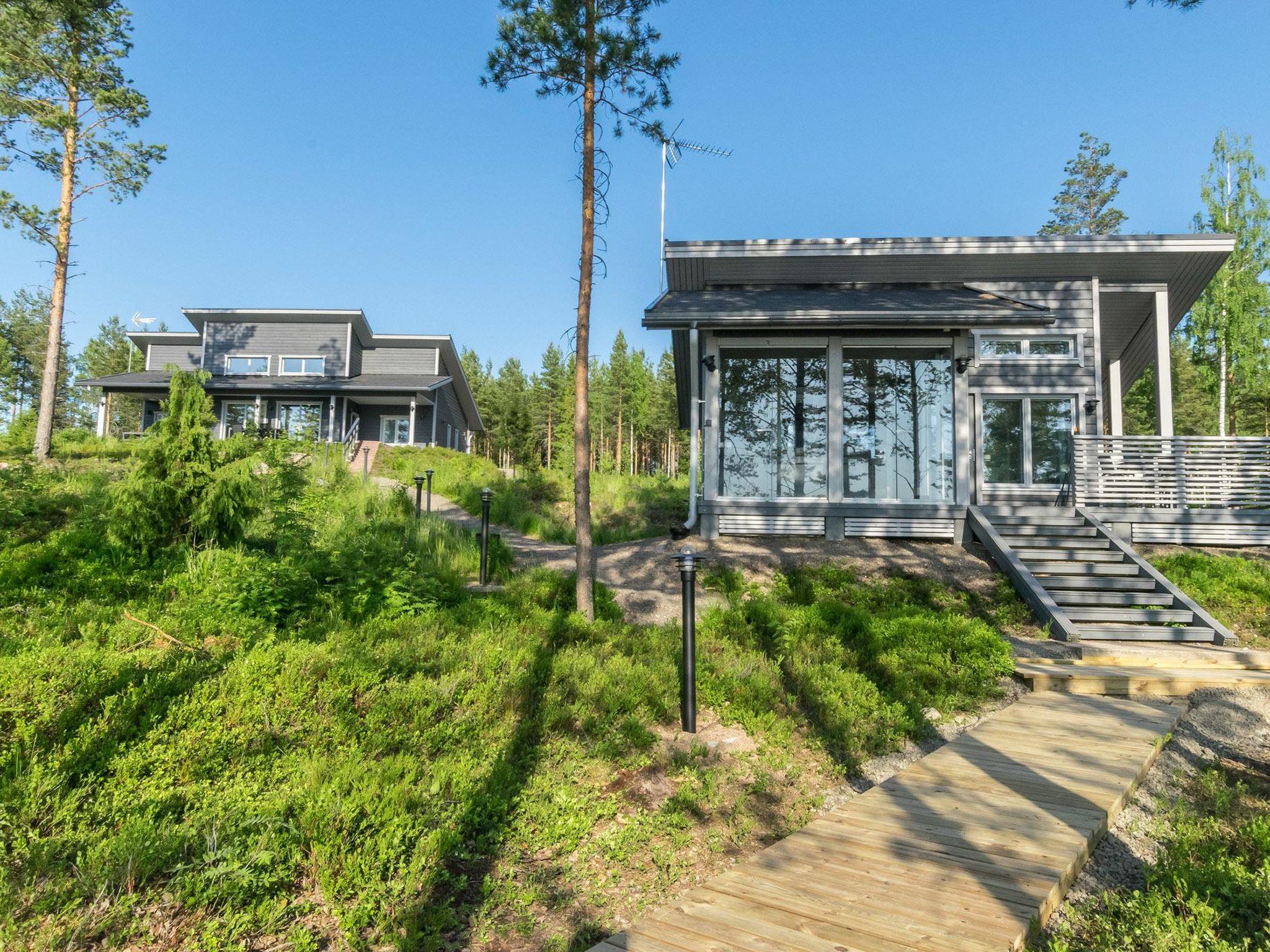 Foto 1 - Casa de 4 habitaciones en Kouvola con sauna y bañera de hidromasaje