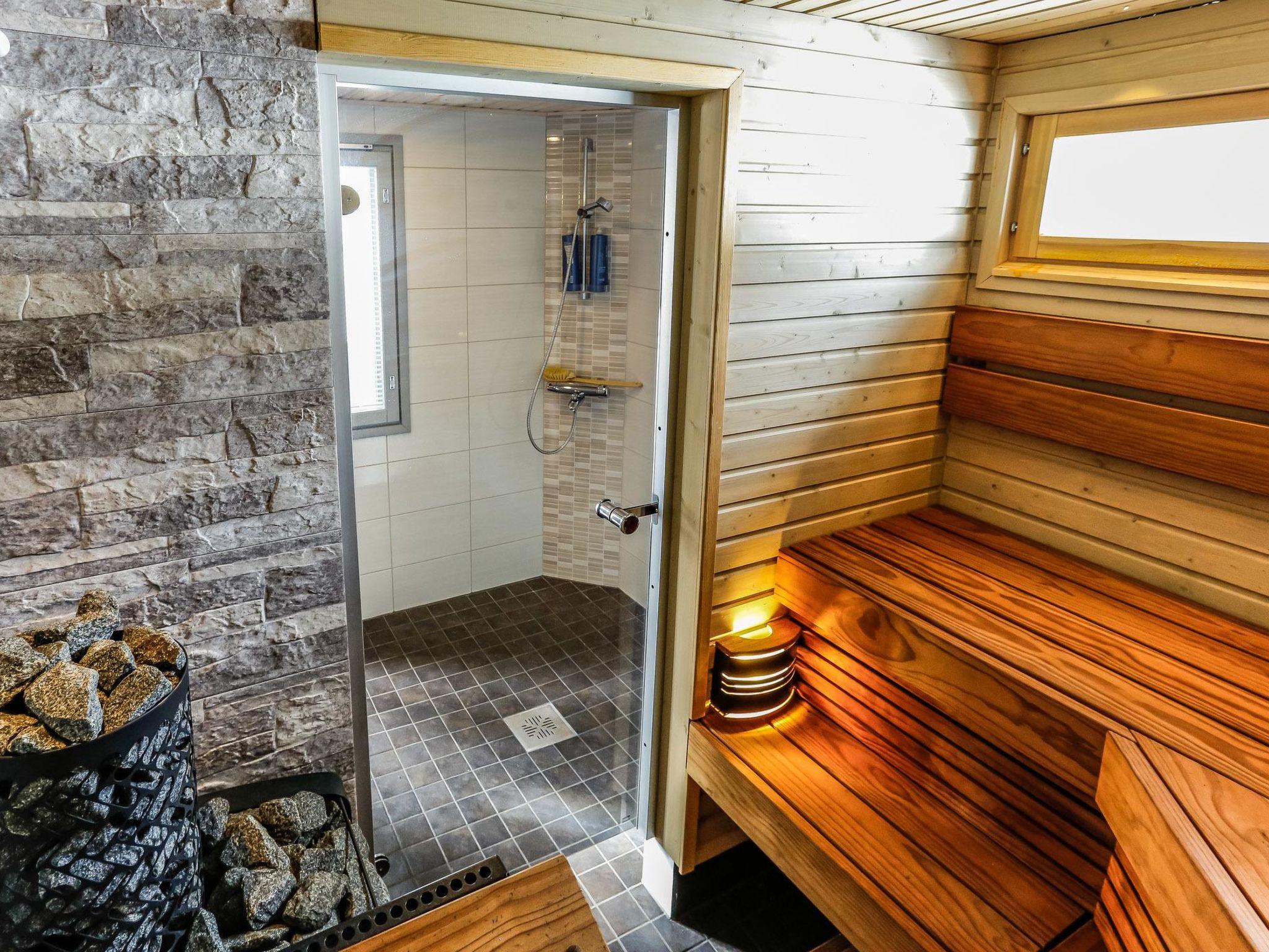 Foto 26 - Casa con 4 camere da letto a Kouvola con sauna e vasca idromassaggio