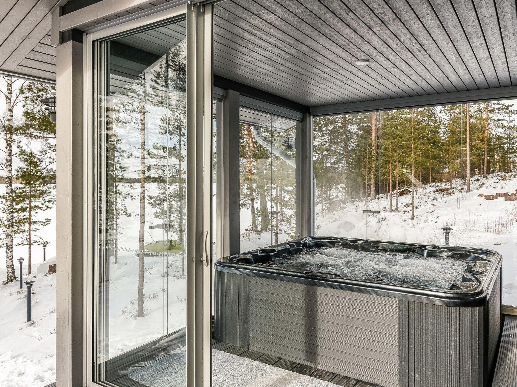 Foto 3 - Casa de 4 quartos em Kouvola com sauna e banheira de hidromassagem