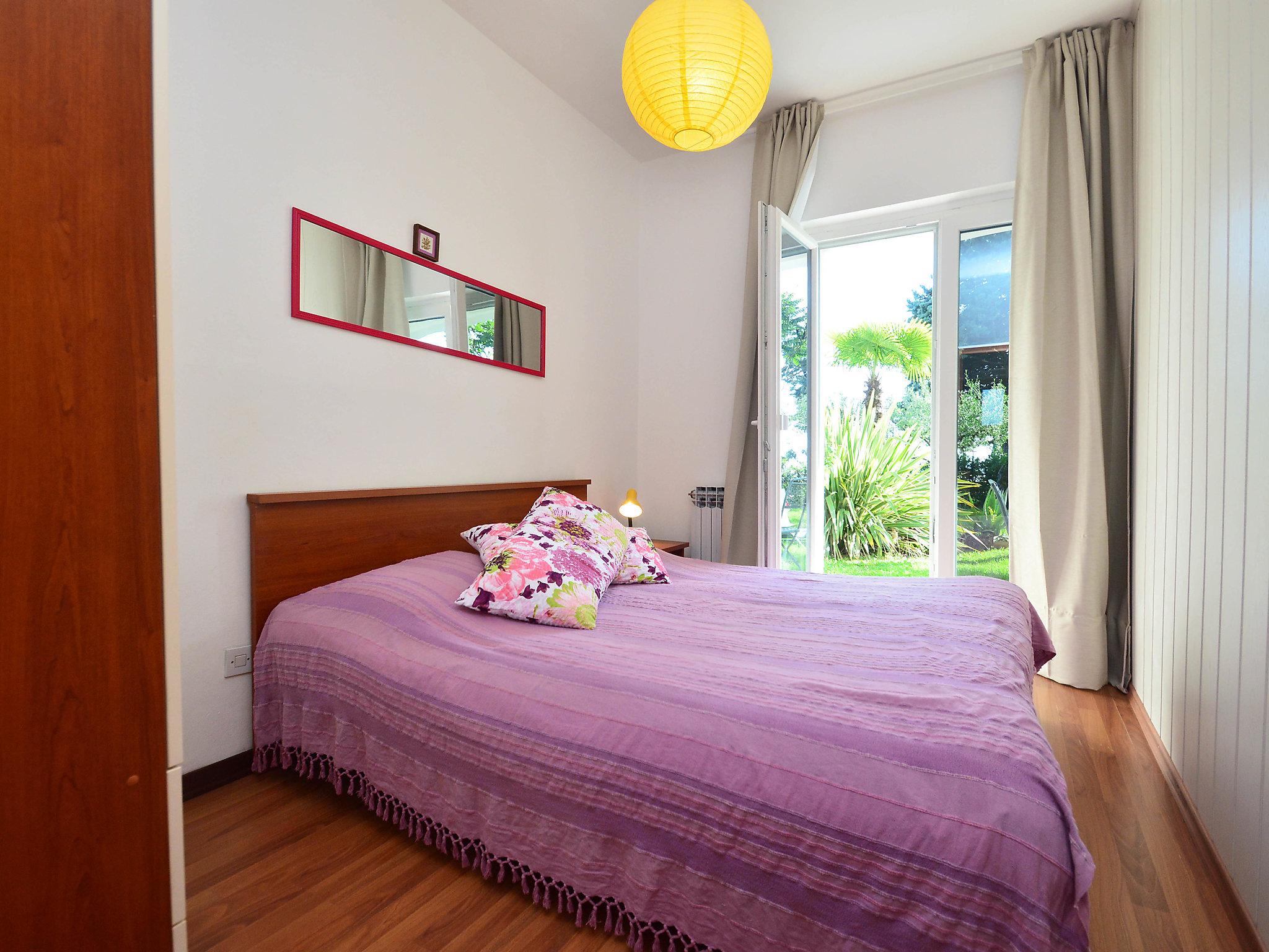 Foto 10 - Appartamento con 2 camere da letto a Umag con giardino e vista mare