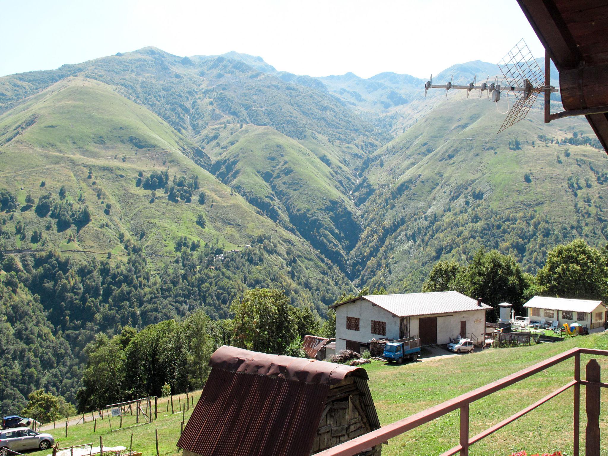 Foto 3 - Casa de 3 quartos em Garzeno com jardim e vista para a montanha