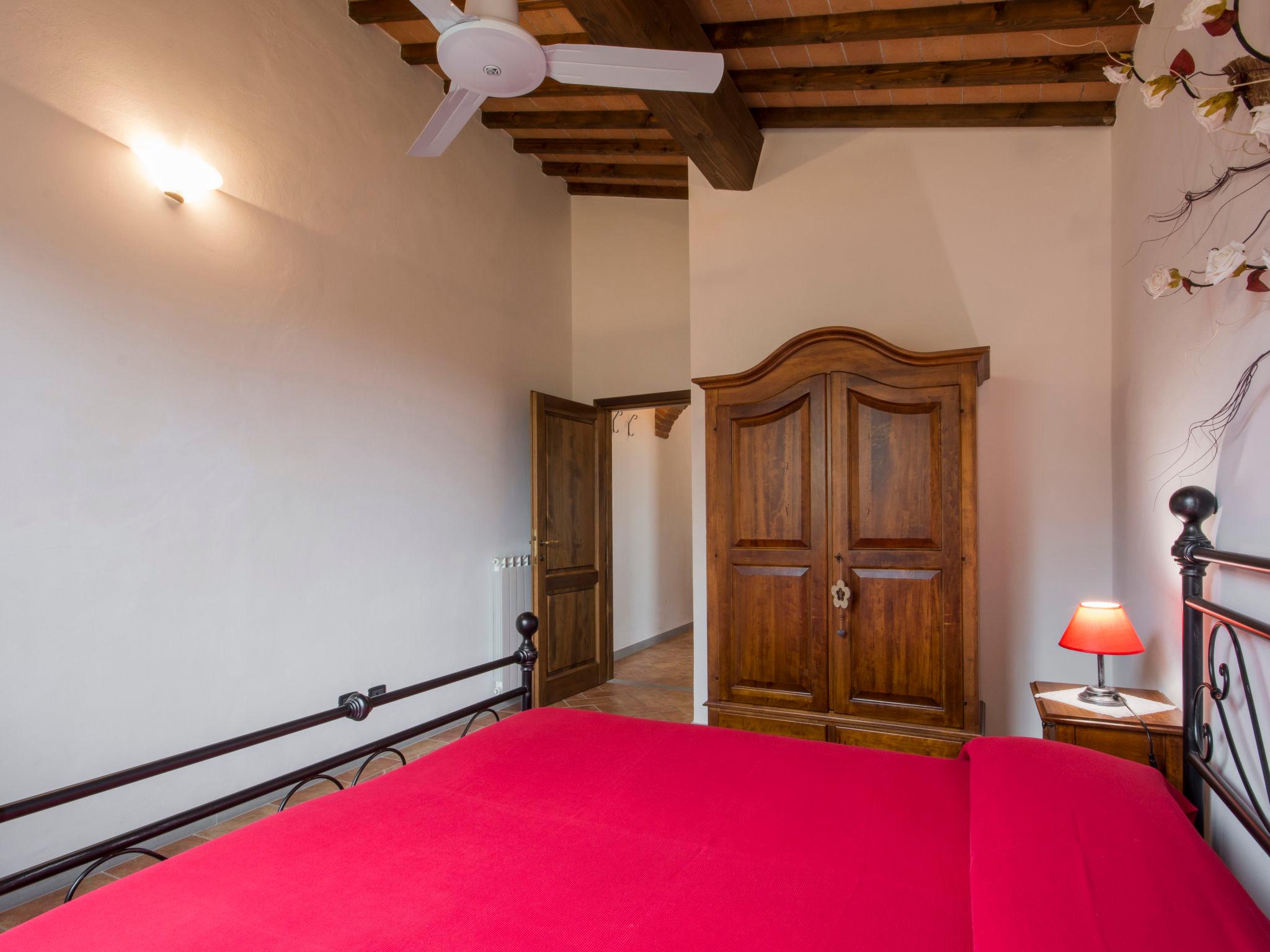 Photo 10 - 1 bedroom Apartment in Vinci with swimming pool and garden