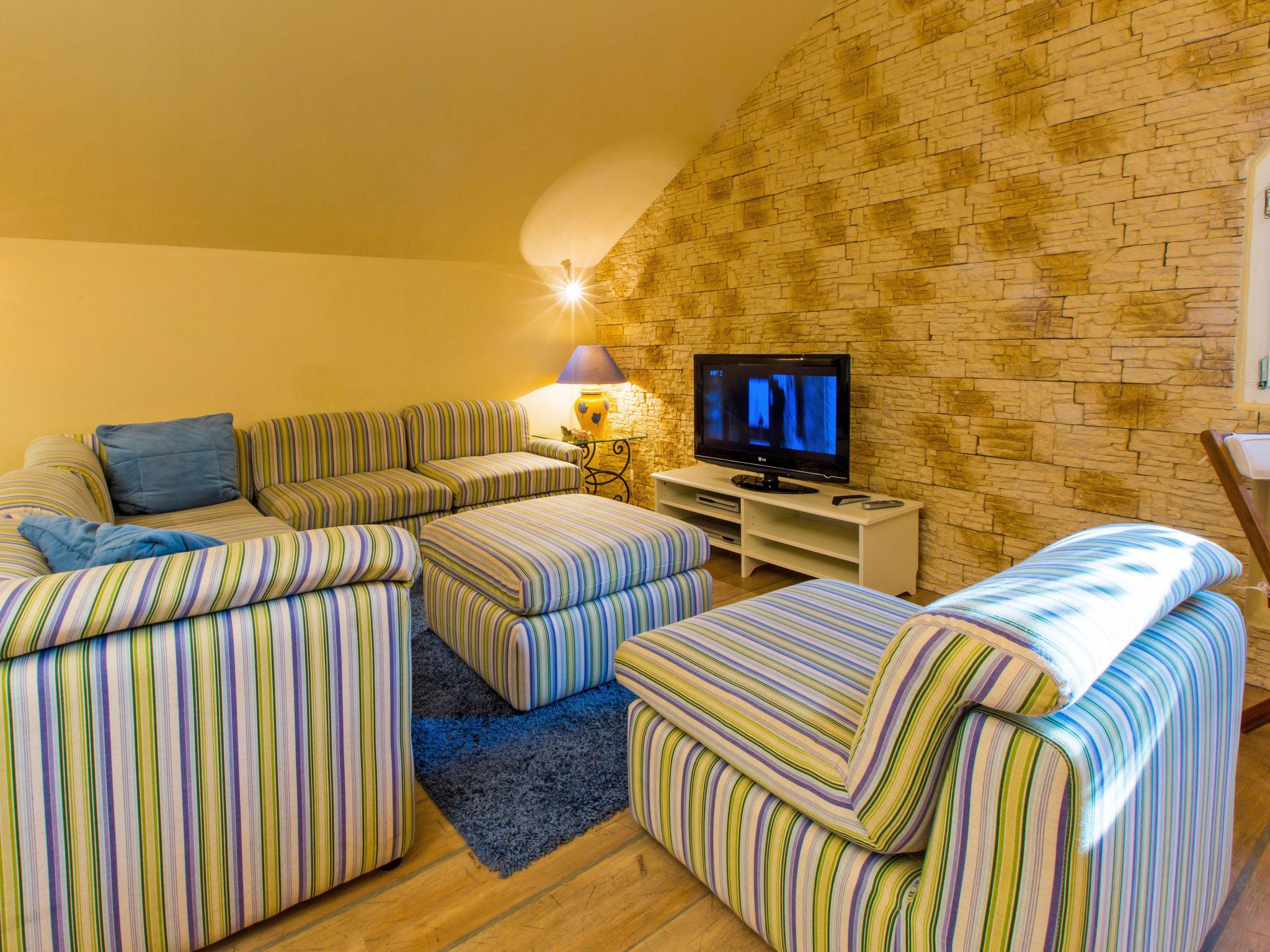 Foto 13 - Appartamento con 2 camere da letto a Novi Vinodolski con piscina e vista mare