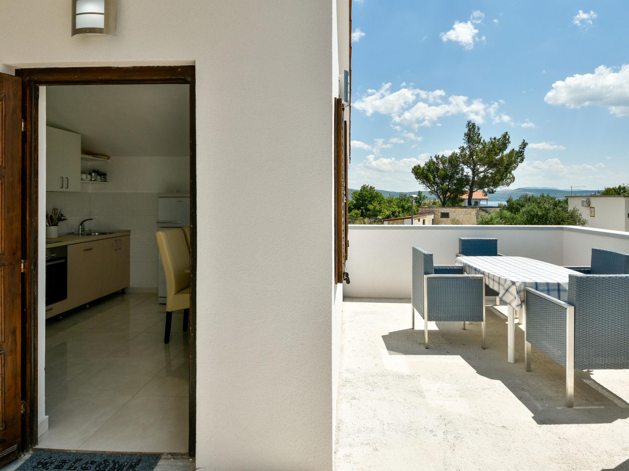 Foto 13 - Apartamento de 2 quartos em Starigrad com terraço e vistas do mar