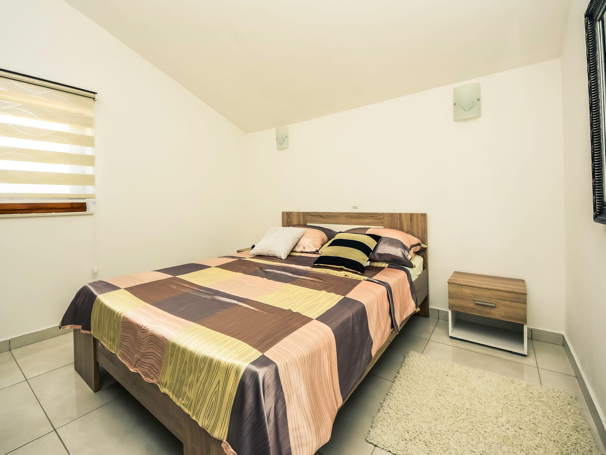 Foto 7 - Appartamento con 2 camere da letto a Starigrad con terrazza e vista mare
