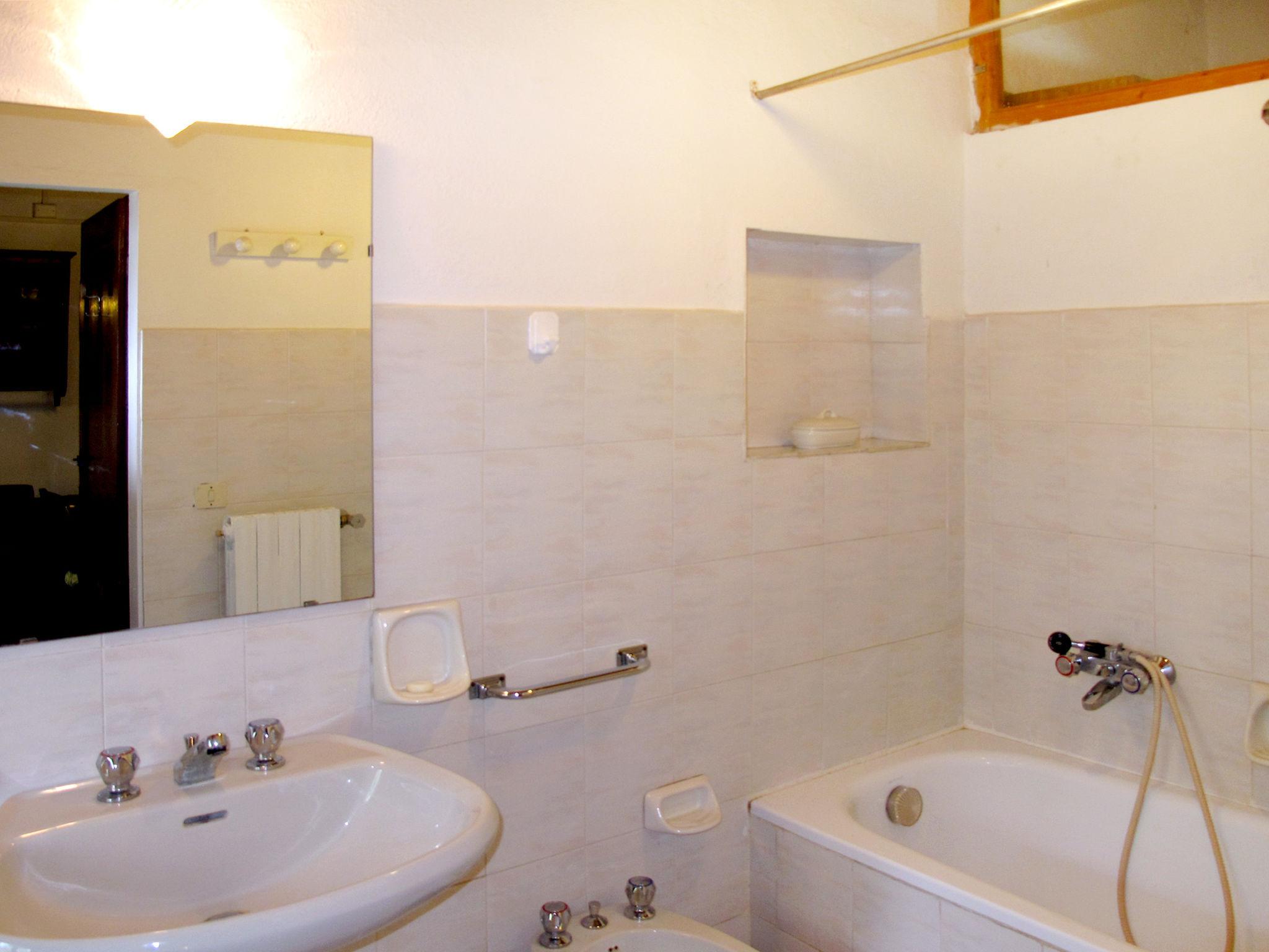 Photo 10 - 1 bedroom Apartment in Castelfranco Piandiscò with swimming pool and garden