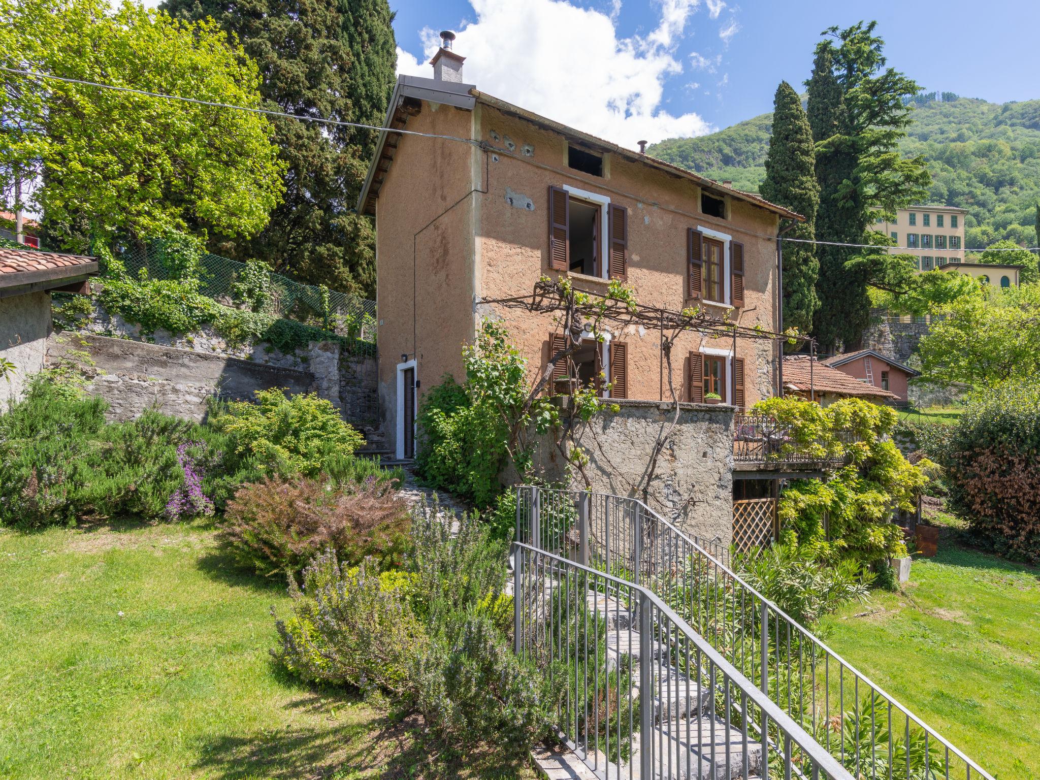 Photo 4 - Maison de 2 chambres à Perledo avec piscine privée et jardin