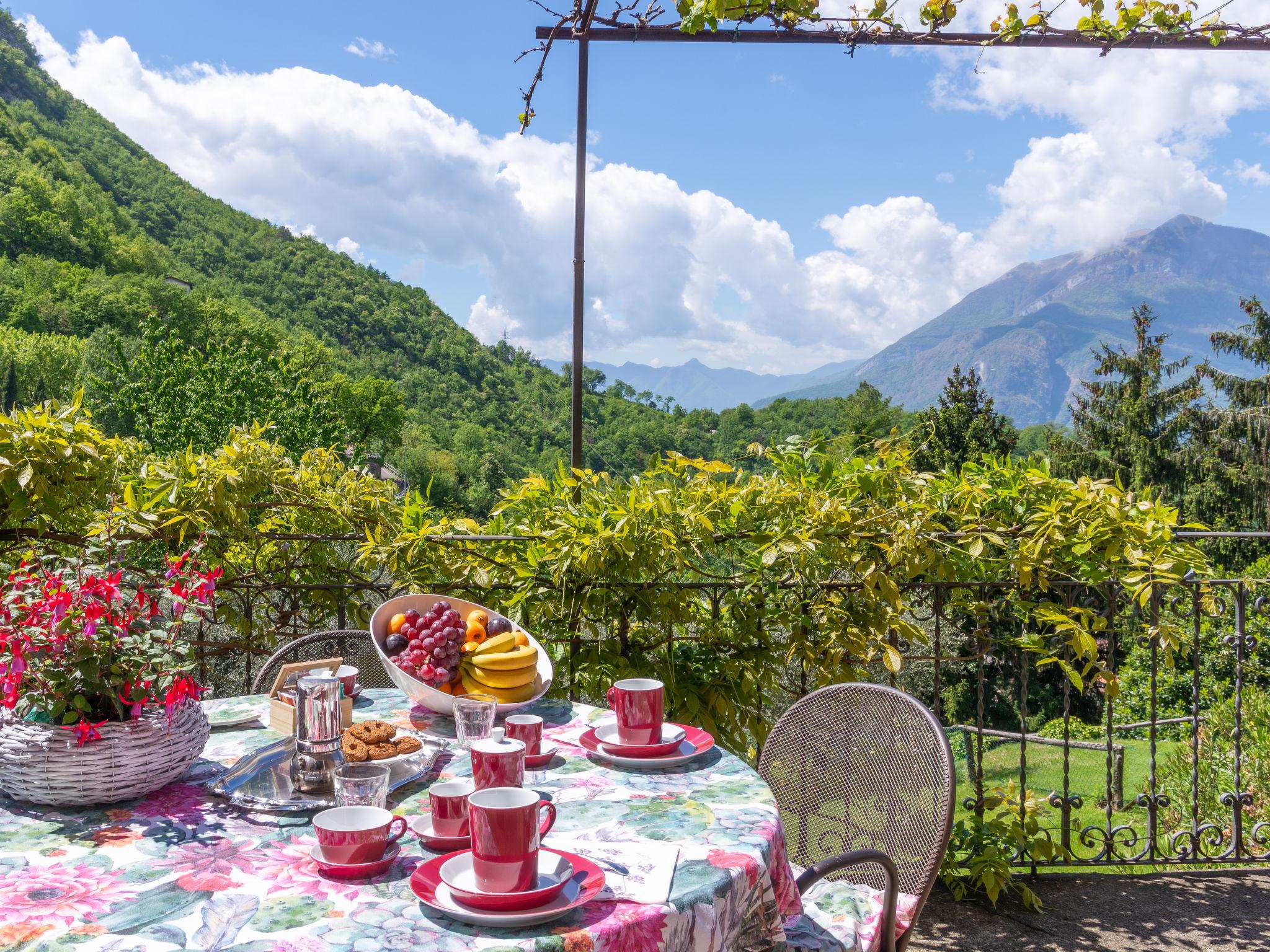 Photo 28 - Maison de 2 chambres à Perledo avec piscine privée et vues sur la montagne