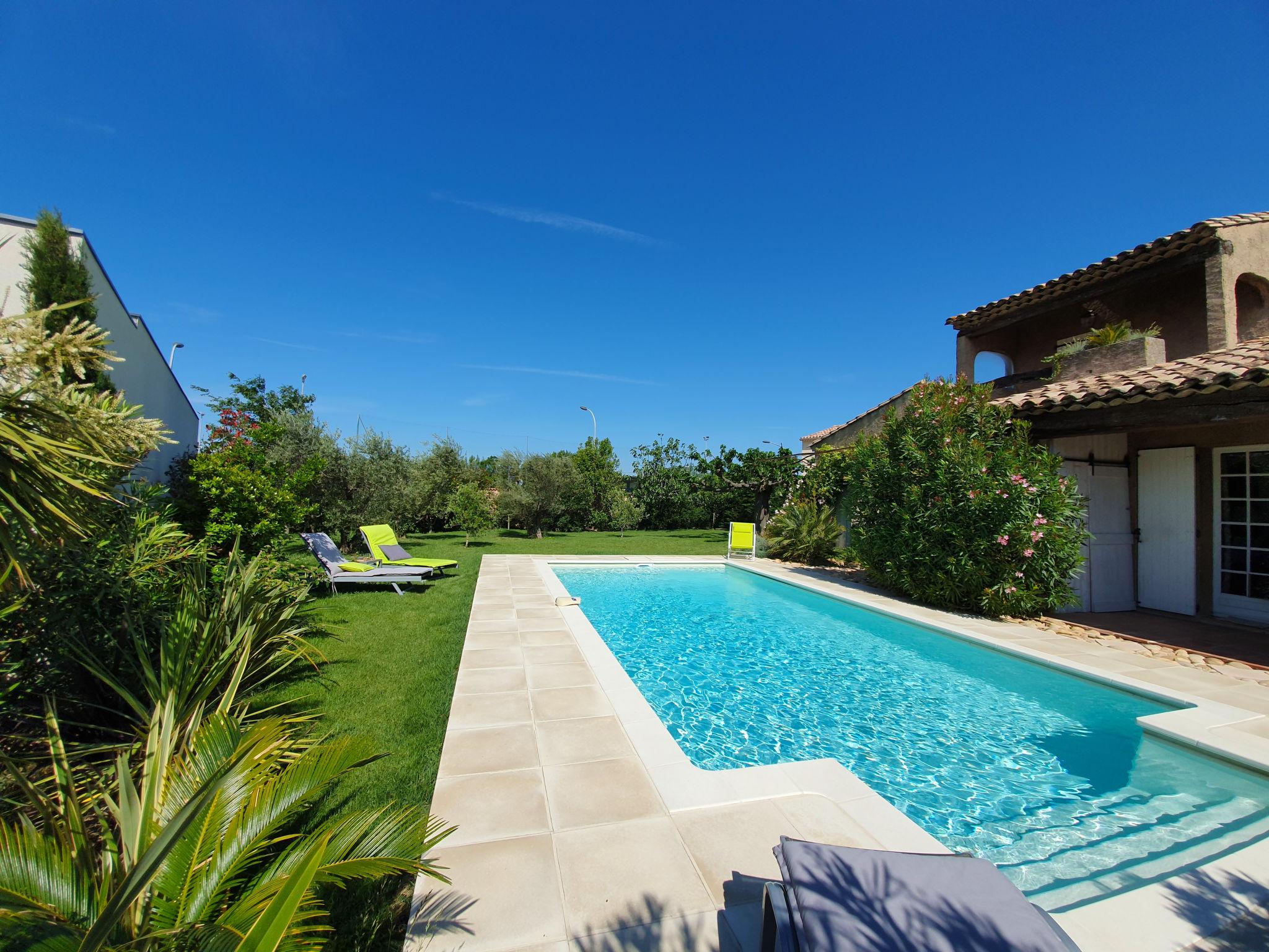 Foto 8 - Casa con 2 camere da letto a Morières-lès-Avignon con piscina privata e giardino