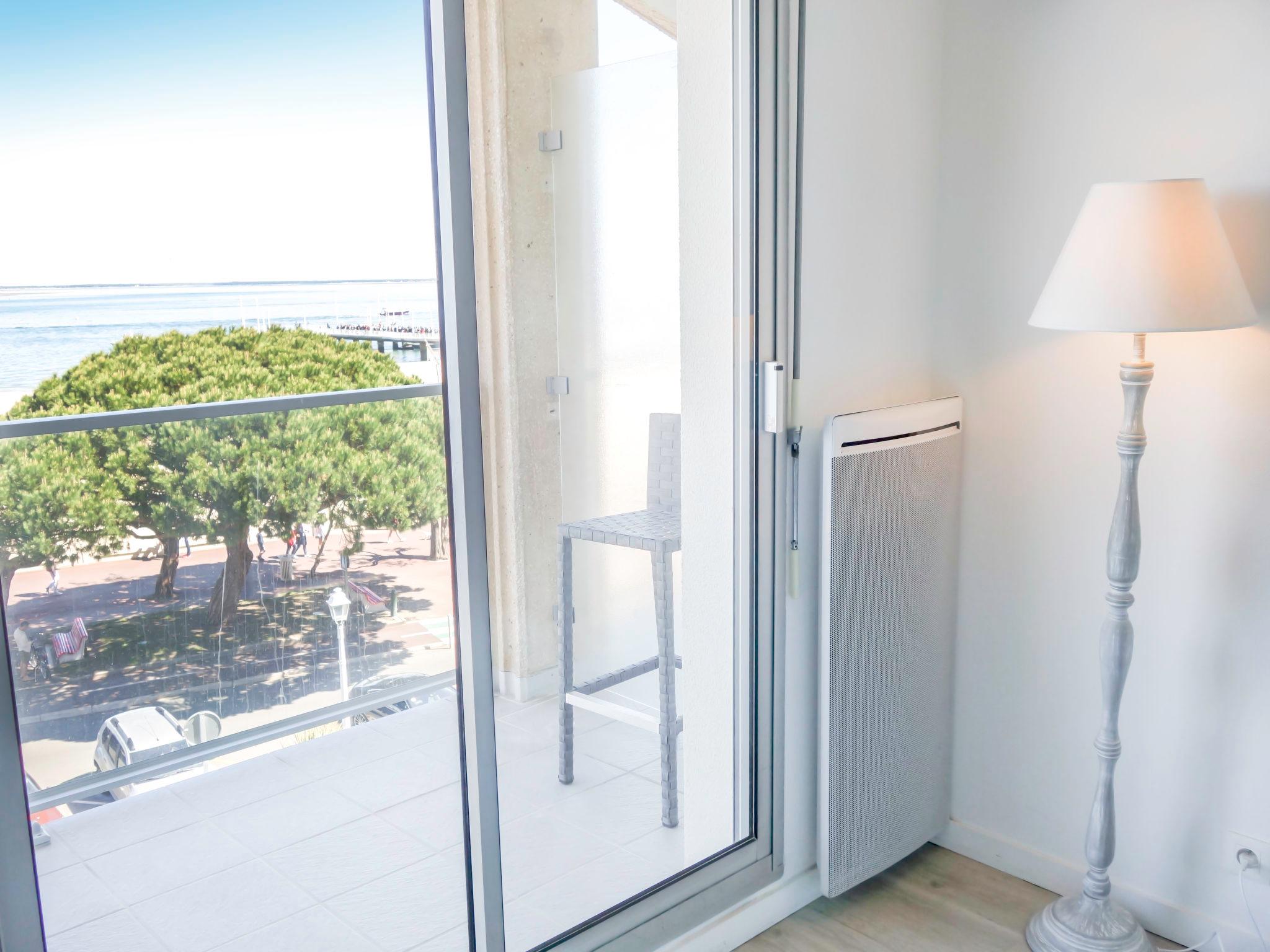 Foto 11 - Apartamento de 1 habitación en Arcachon con vistas al mar