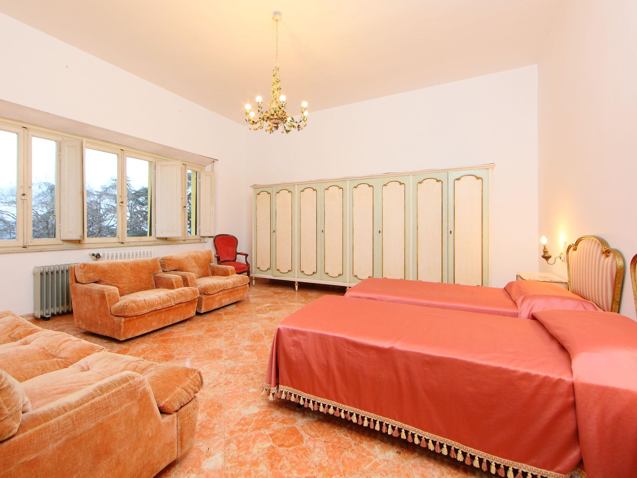 Photo 18 - 7 bedroom House in Arezzo with private pool and garden