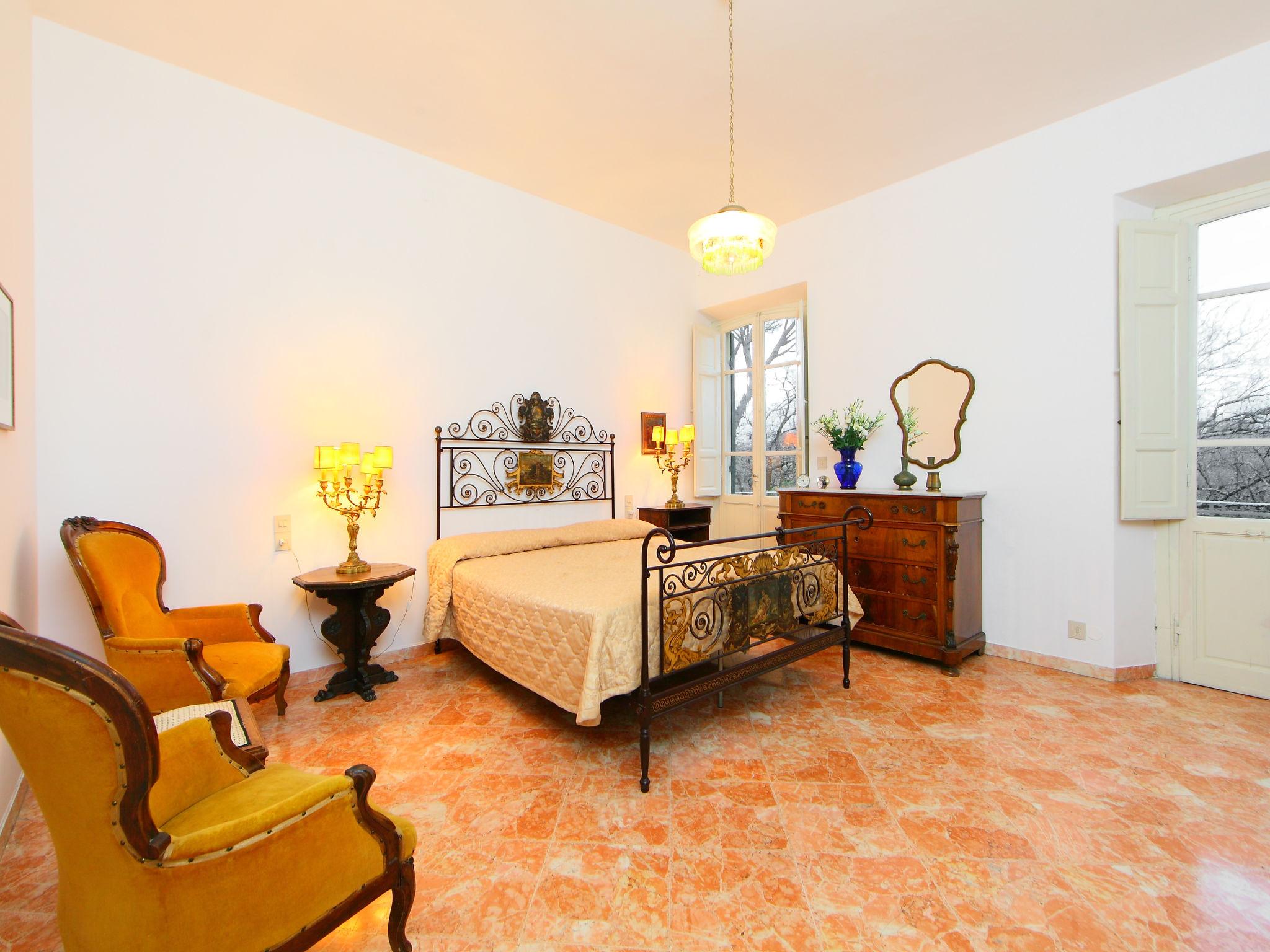 Photo 15 - 7 bedroom House in Arezzo with private pool and garden