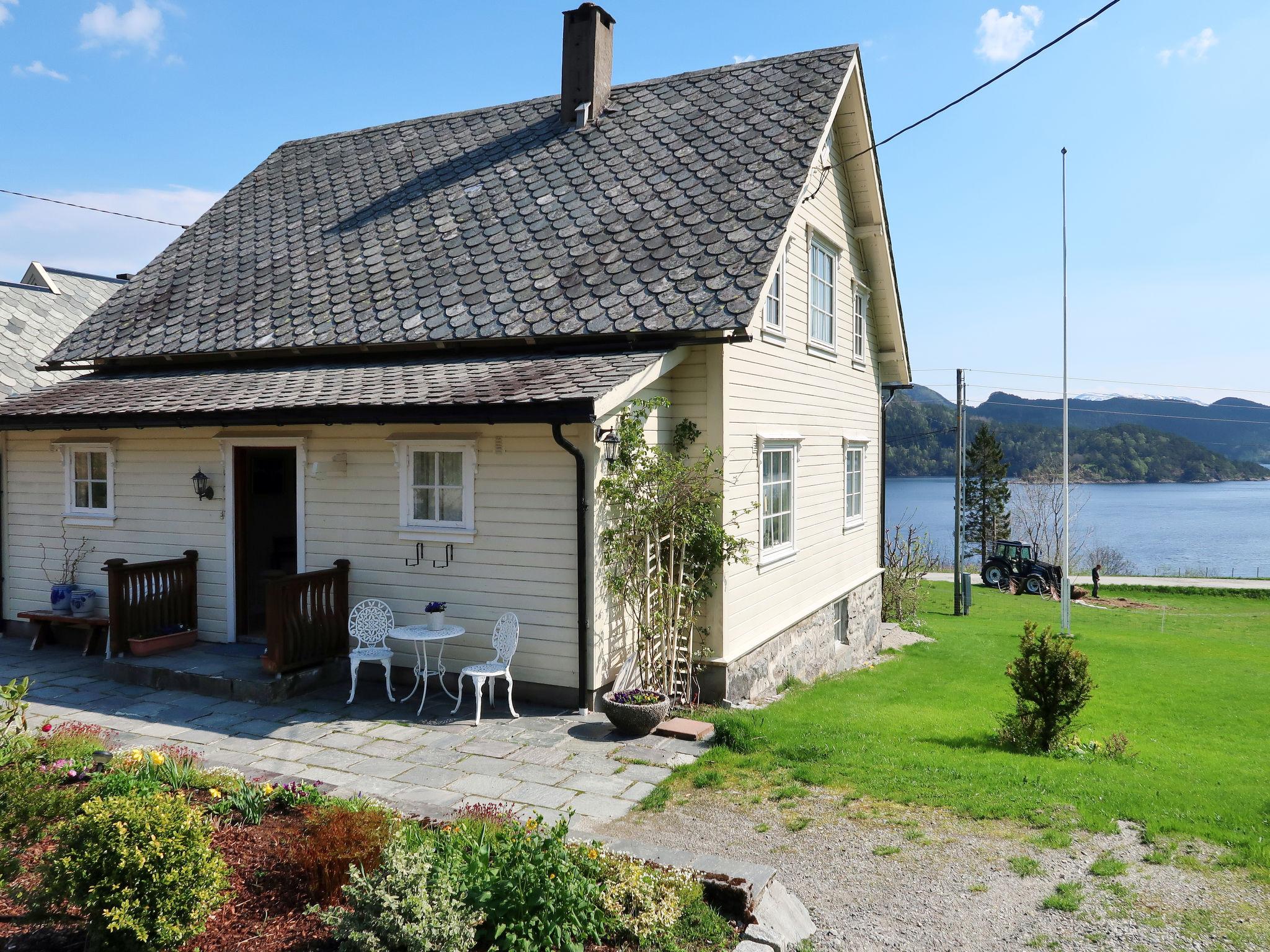 Foto 1 - Casa de 4 quartos em Askvoll com jardim e terraço
