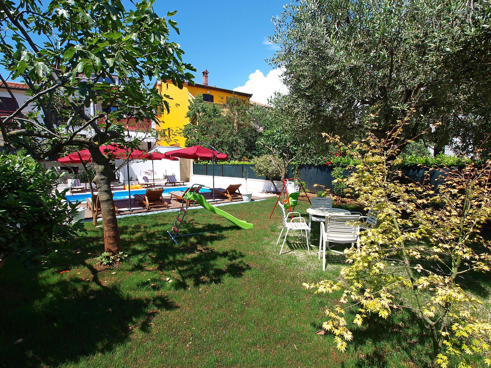 Photo 5 - Maison de 6 chambres à Pula avec piscine privée et jardin