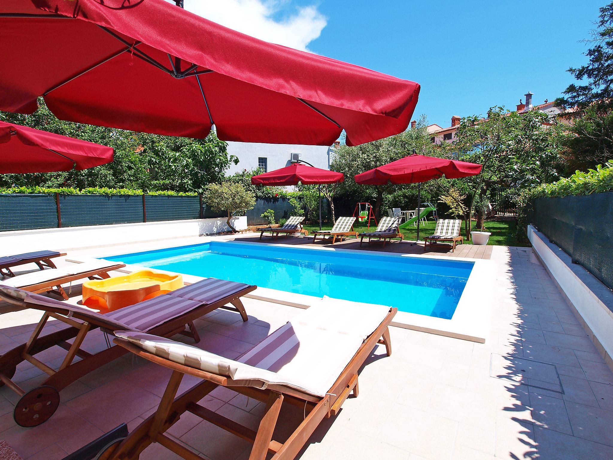 Foto 1 - Casa de 4 quartos em Pula com piscina privada e vistas do mar