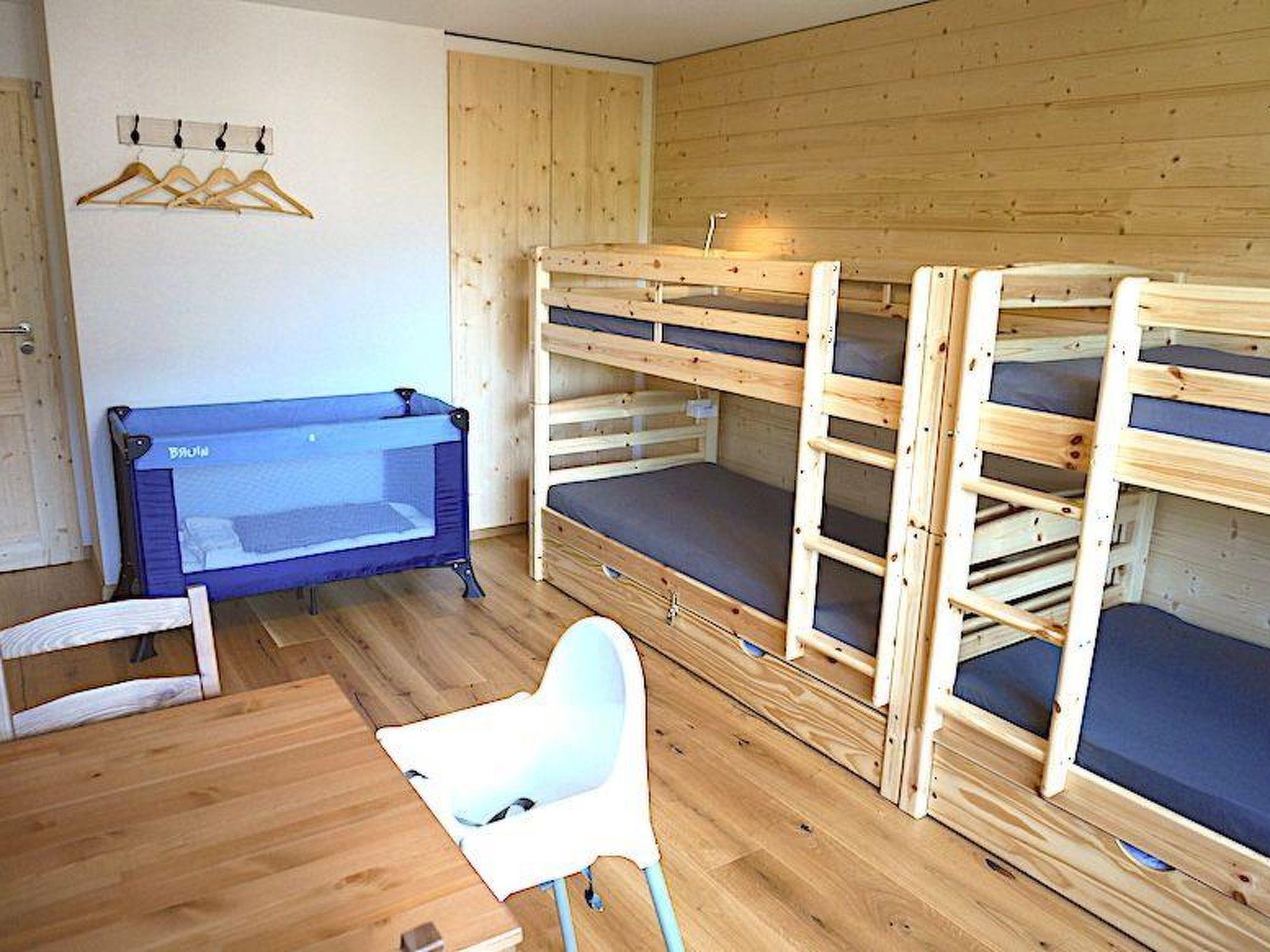 Foto 21 - Appartamento con 3 camere da letto a Zweisimmen