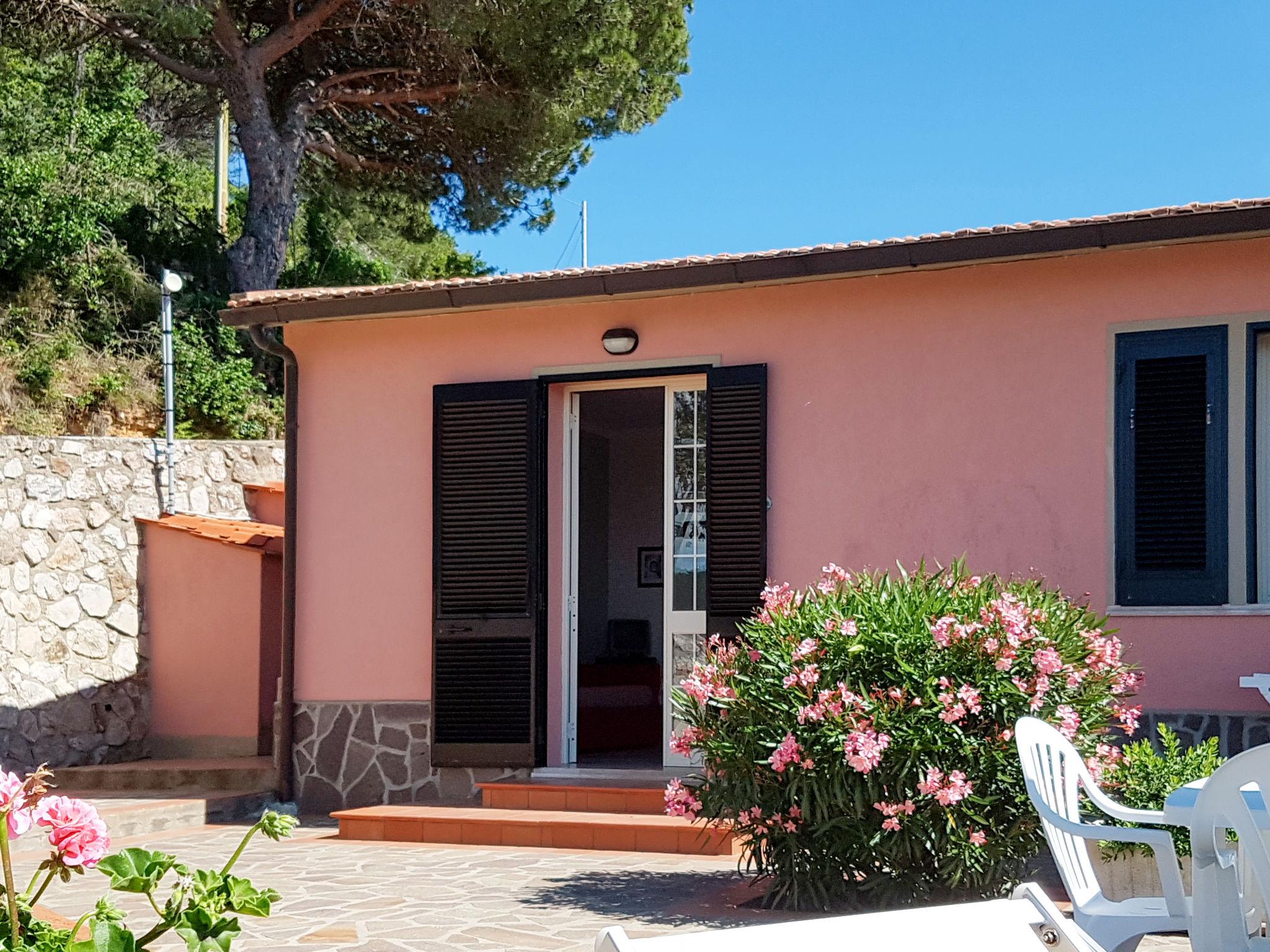 Photo 2 - Appartement de 2 chambres à Capoliveri avec jardin et terrasse