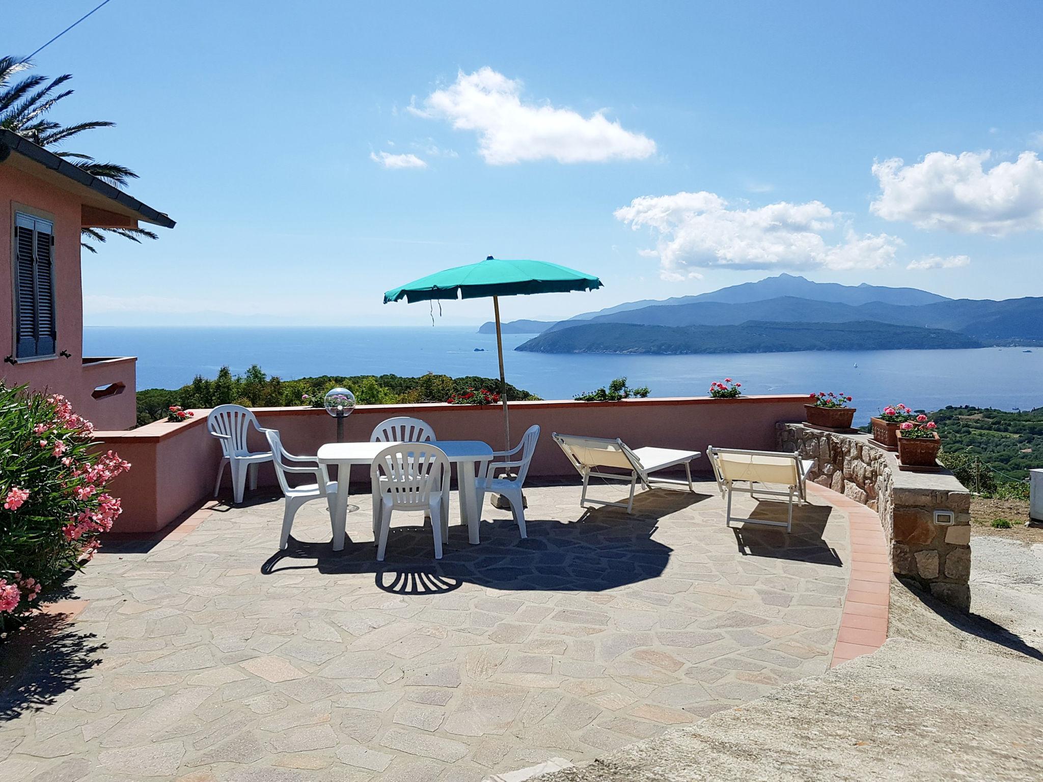 Photo 1 - Appartement de 2 chambres à Capoliveri avec terrasse et vues à la mer