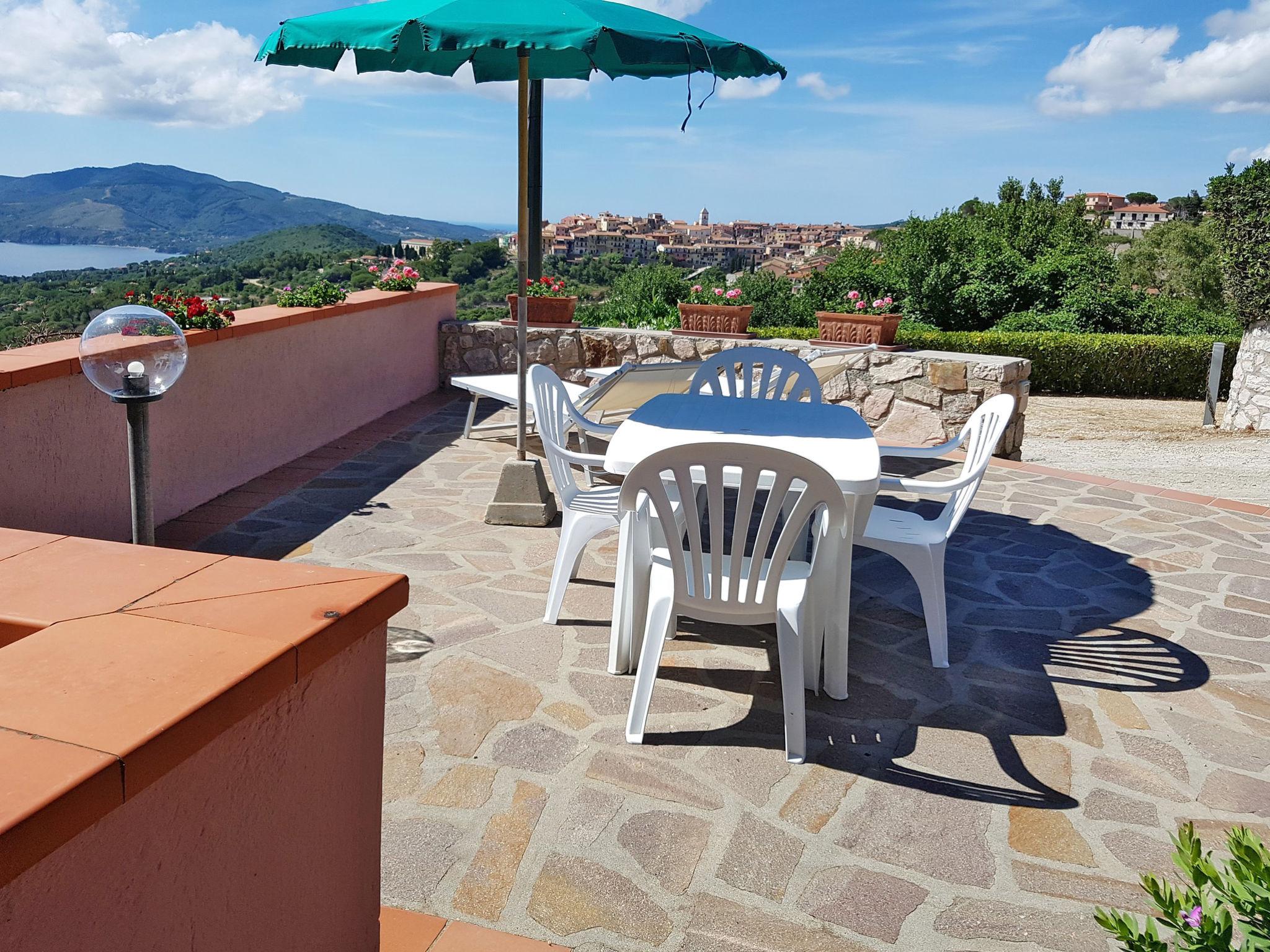 Photo 4 - Appartement de 2 chambres à Capoliveri avec terrasse et vues à la mer