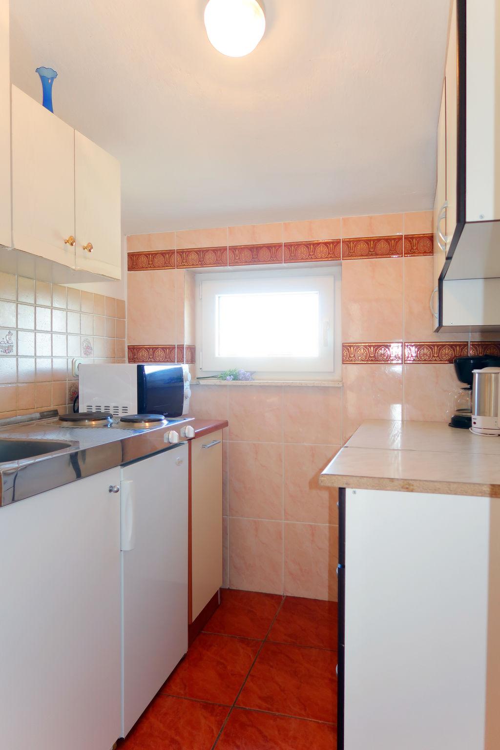 Photo 11 - 2 bedroom Apartment in Krk with swimming pool and garden