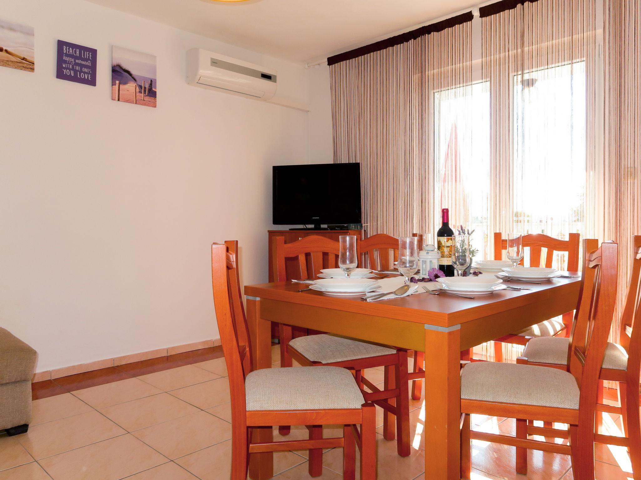 Photo 8 - 2 bedroom Apartment in Krk with swimming pool and sea view