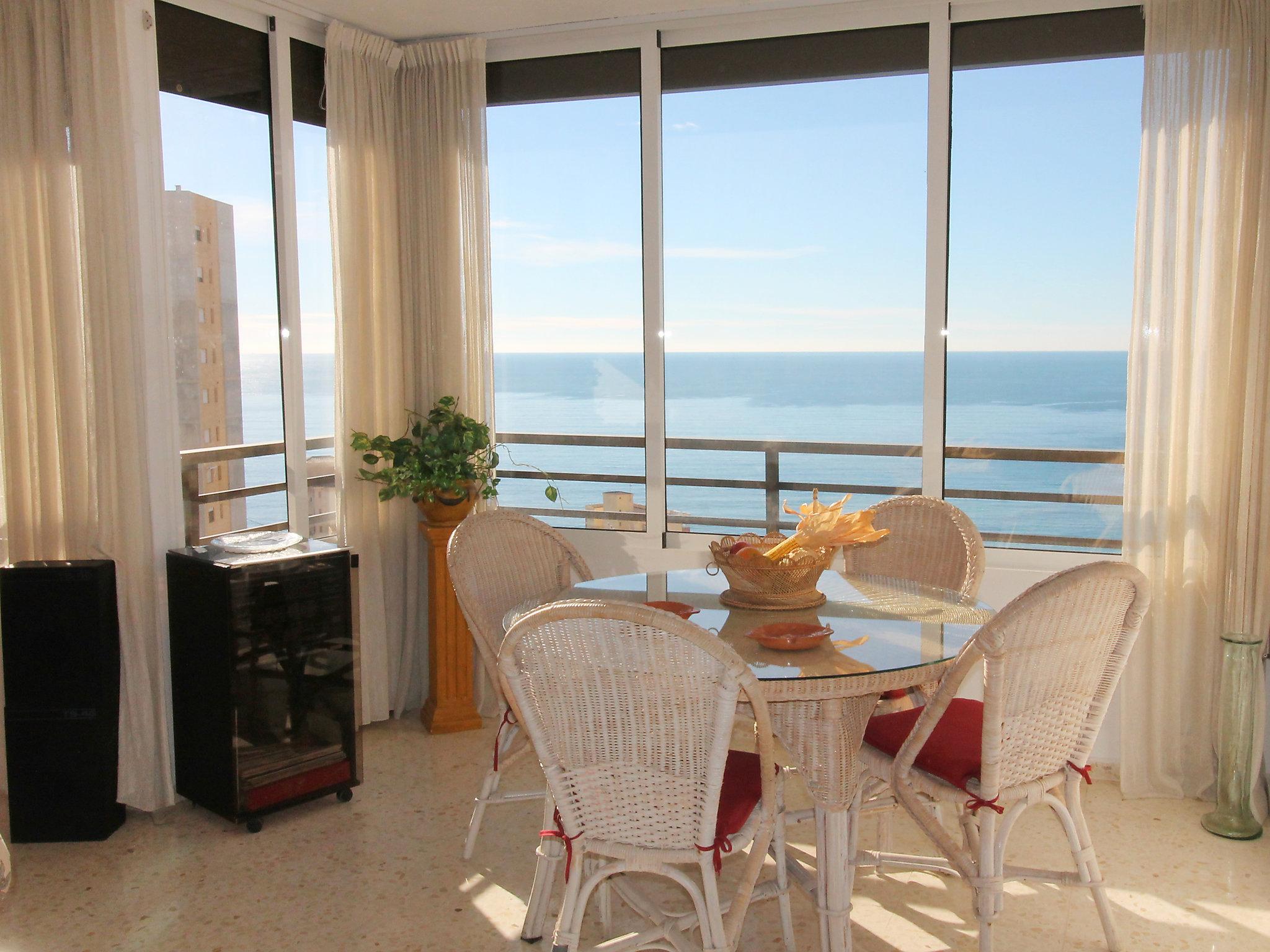 Foto 2 - Apartamento de 1 quarto em Benidorm com piscina e vistas do mar