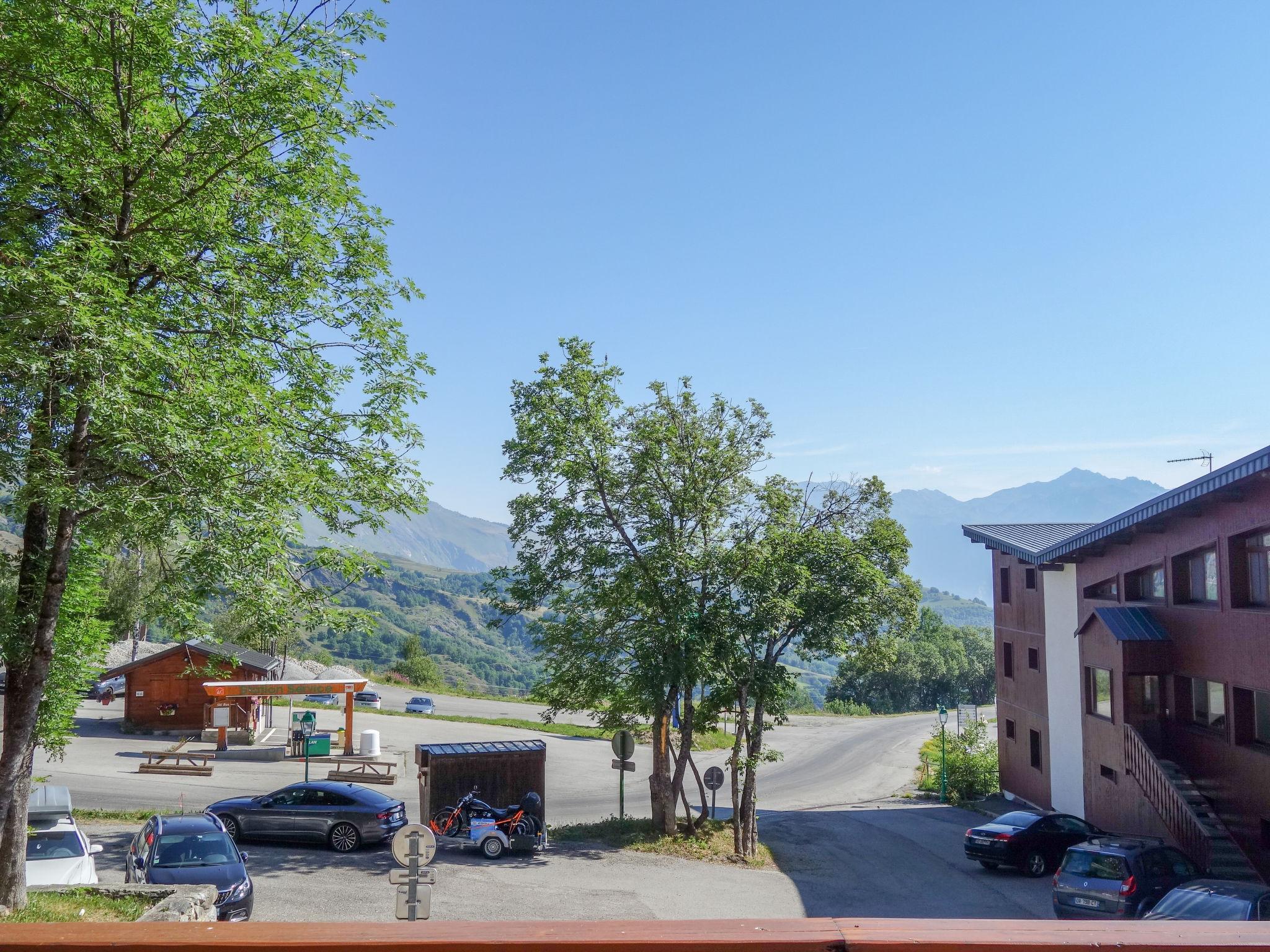 Foto 17 - Apartamento de 1 habitación en Villarembert con piscina y vistas a la montaña