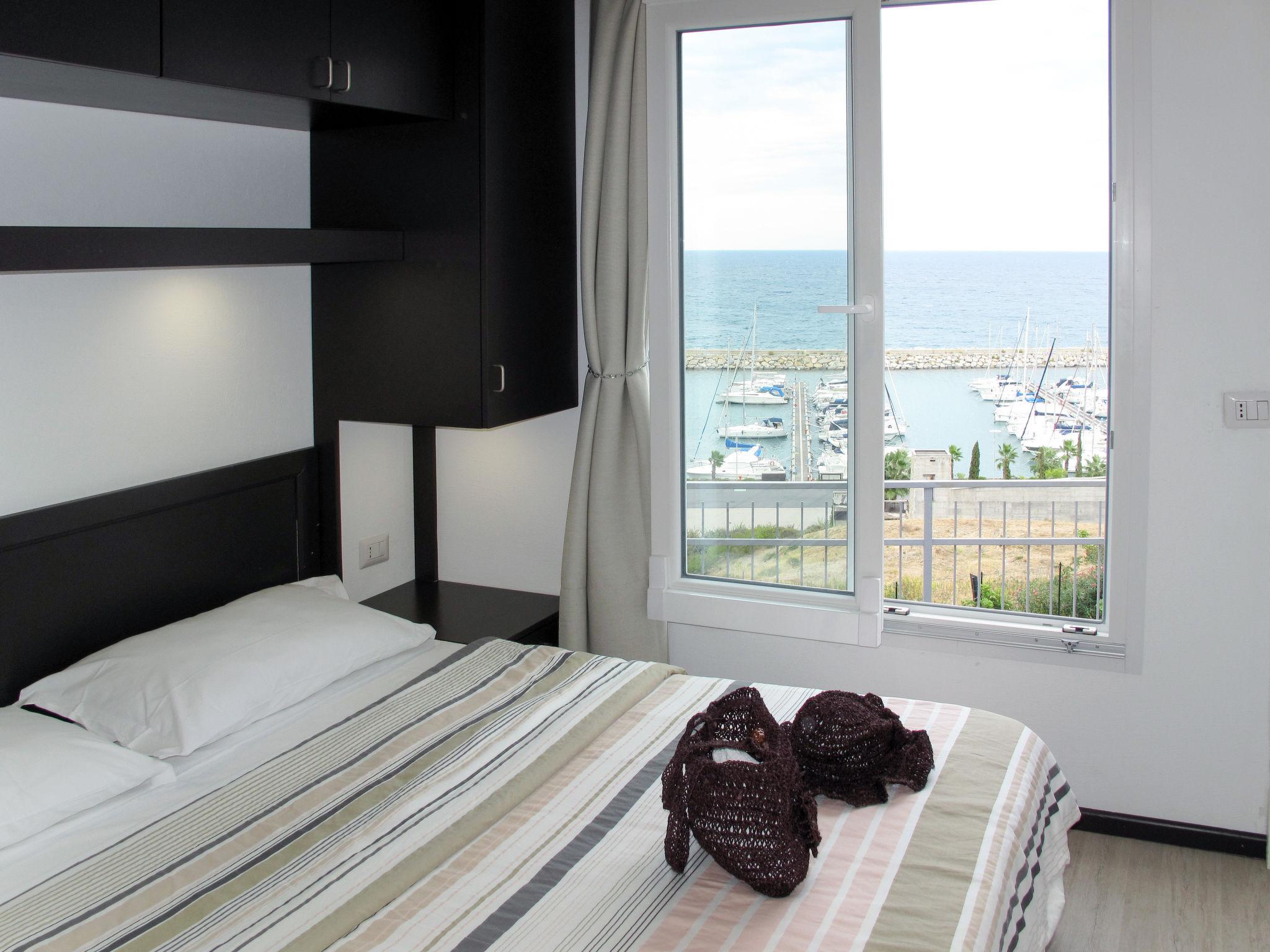 Foto 6 - Casa con 2 camere da letto a San Lorenzo al Mare con terrazza e vista mare