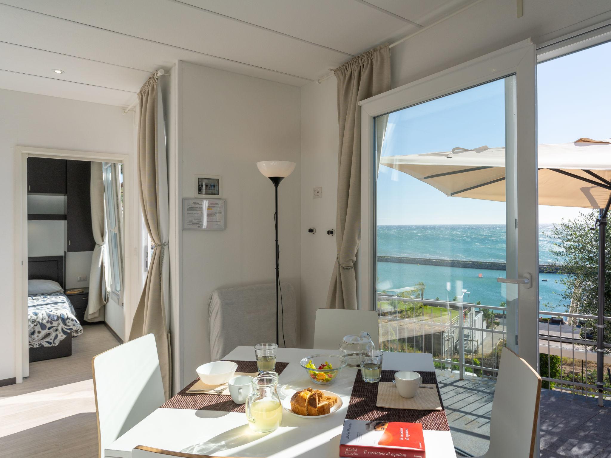 Foto 5 - Casa con 2 camere da letto a San Lorenzo al Mare con terrazza e vista mare