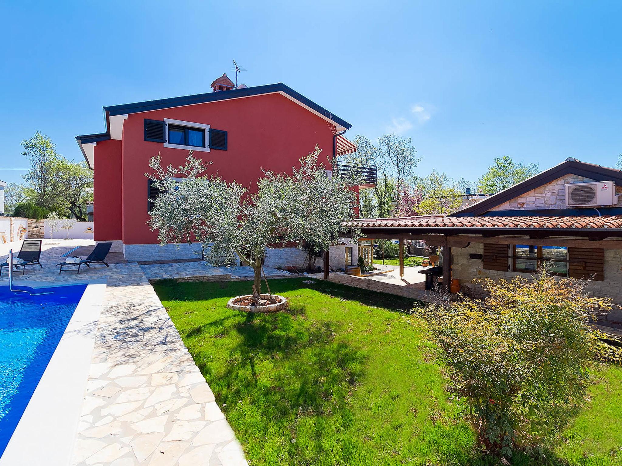 Photo 19 - Appartement de 3 chambres à Umag avec piscine privée et vues à la mer