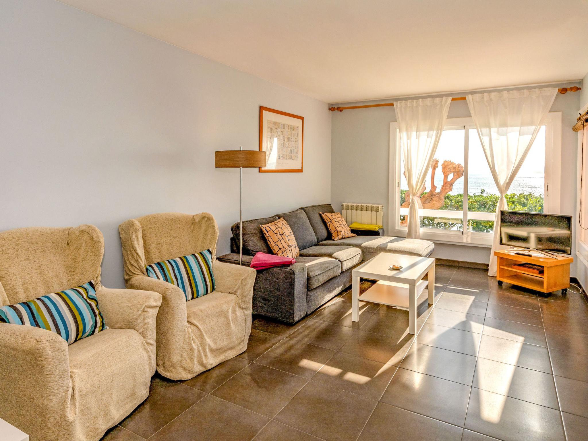 Photo 2 - 3 bedroom Apartment in Sant Andreu de Llavaneres with swimming pool and garden