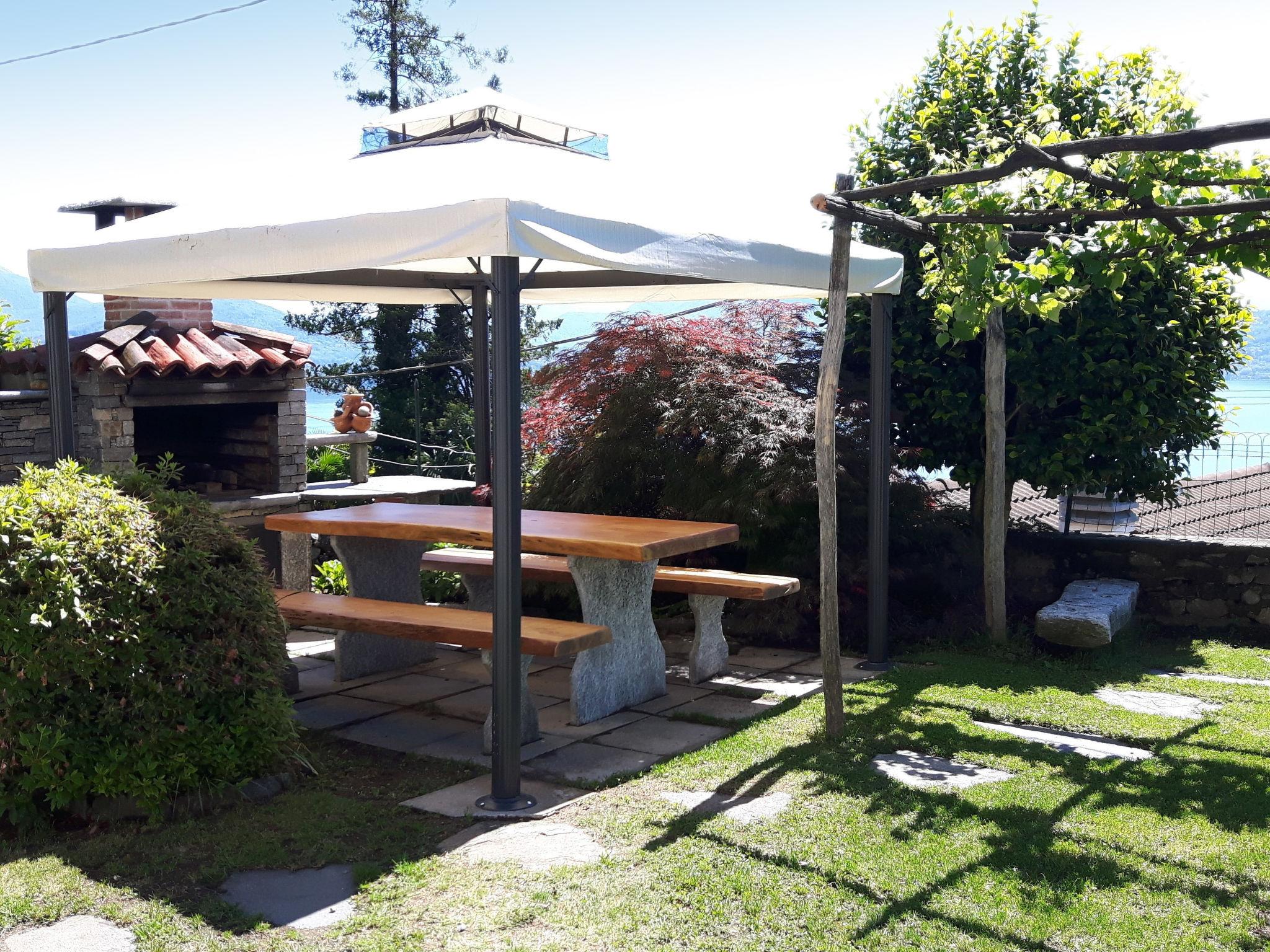 Foto 3 - Casa de 3 quartos em Cannero Riviera com jardim e vista para a montanha