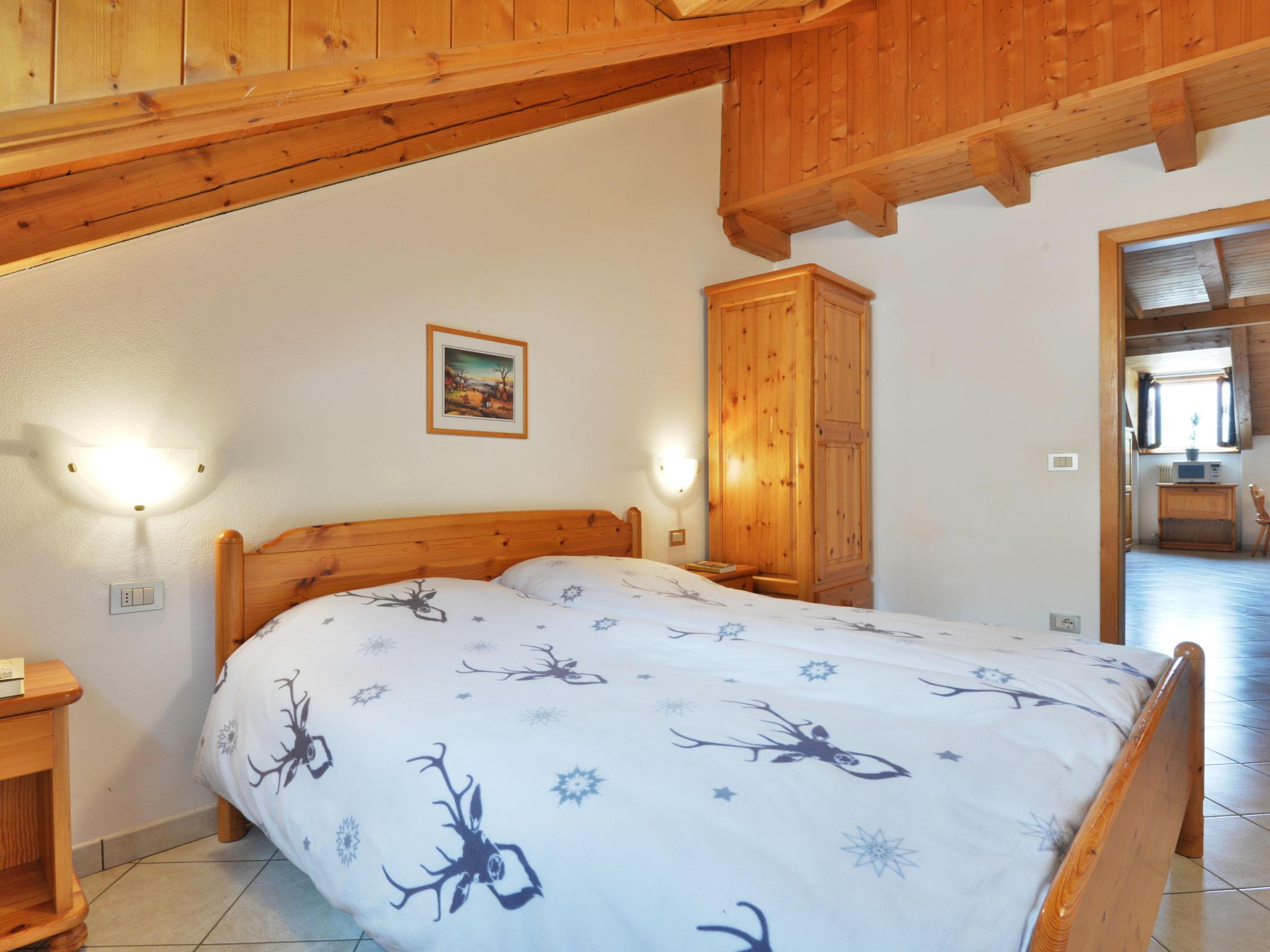 Foto 7 - Apartment mit 2 Schlafzimmern in Campitello di Fassa mit blick auf die berge