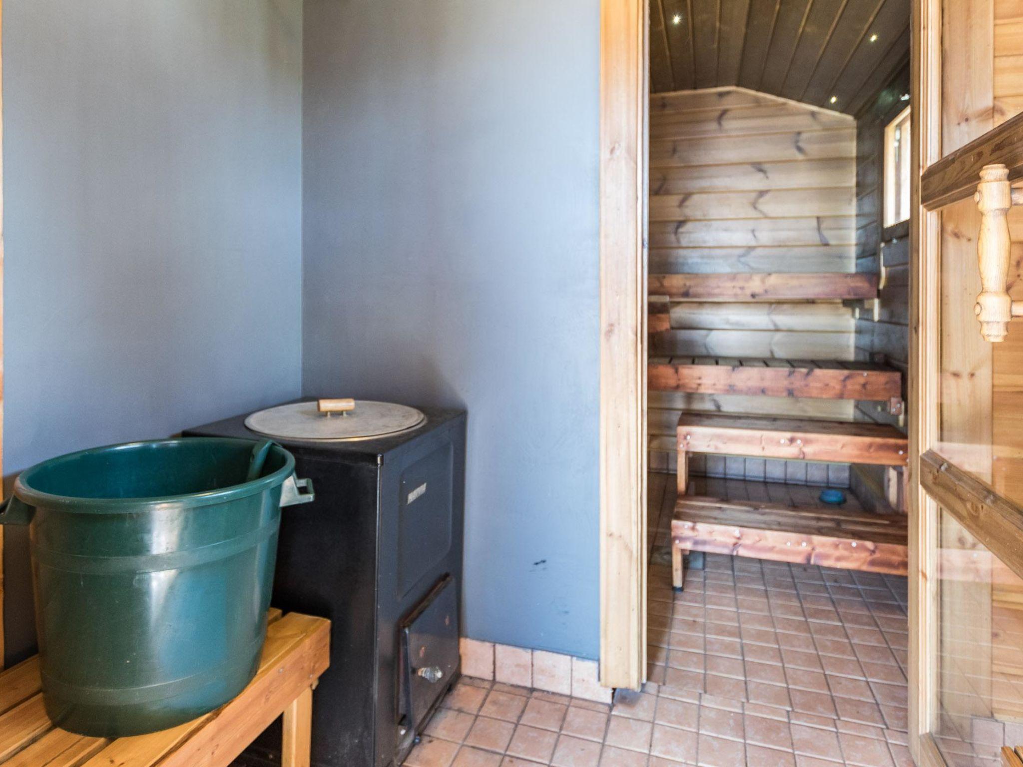Foto 20 - Haus mit 3 Schlafzimmern in Laukaa mit sauna